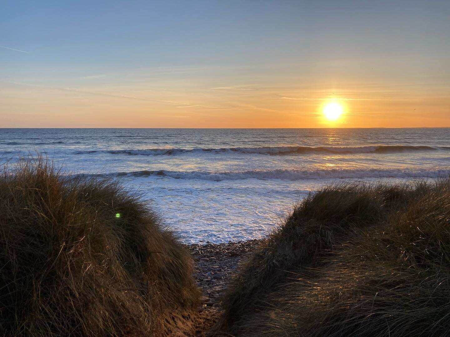 Back to the ocean #gowerpeninsula #happyplace #sunset #marramgrass #sanddunes #rhossili #hillend #familytime #