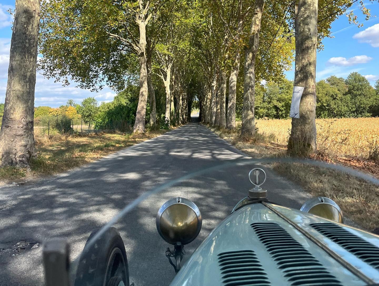Type 39 Bugatti engine testing after its rebuild here. 400kms of France, torrential rain, sunshine and vineyards all conquered 👌#bugatti #bugattit39 #bugattigp