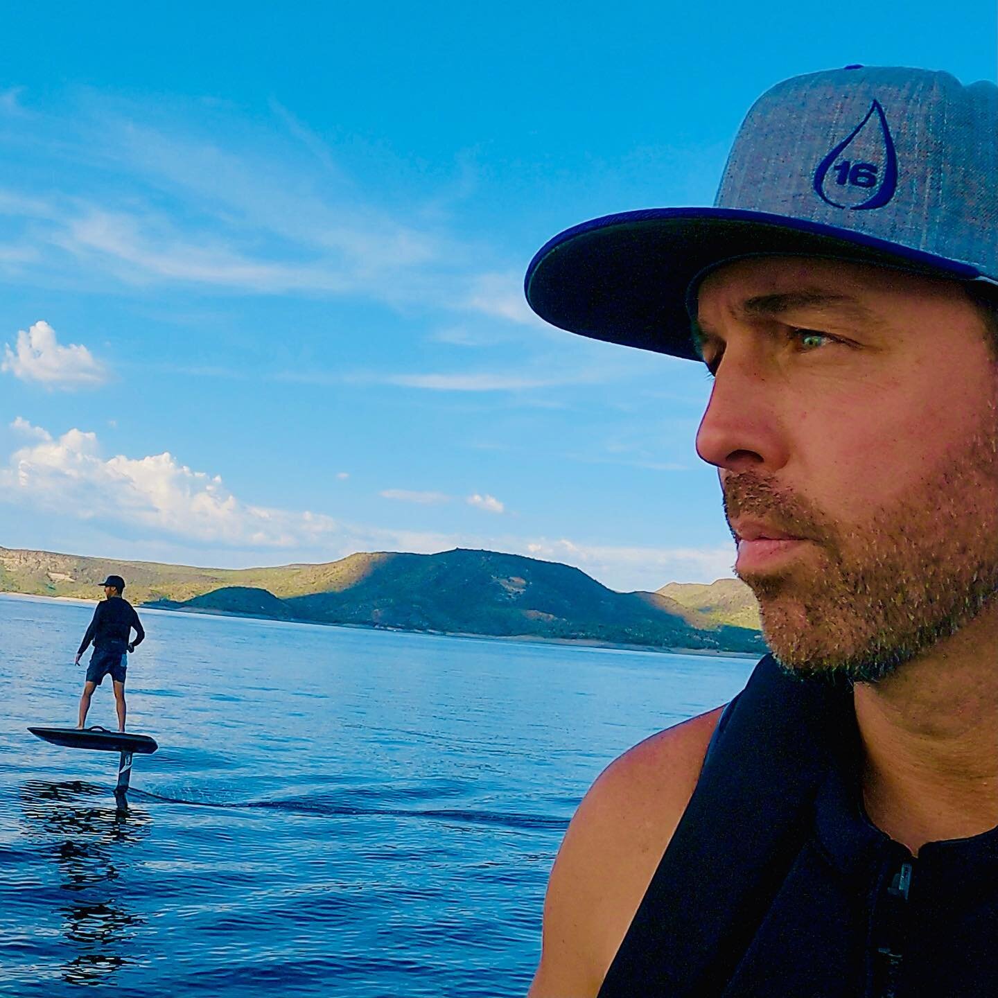 Because riding with friends is just more fun! @liftfoils 

Book a lesson with your friends at Republicfoils.com/reservations (link in Bio)
.
.
.
.
#efoil #efoilschool #arizona #efoilarizona #efoilaz #lakelife #lakeseason #efoilingexperience #loyaltot