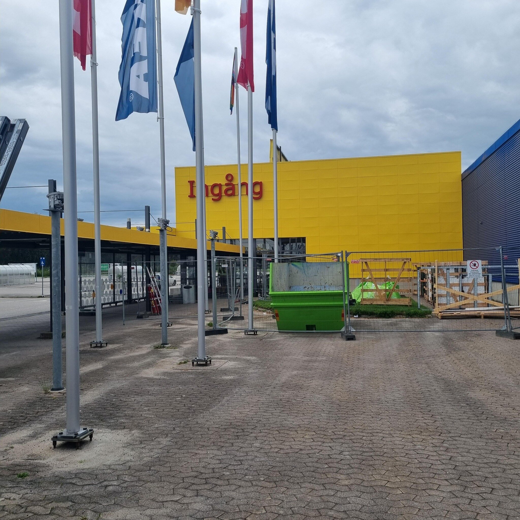 Nytt projekt vid IKEA &Ouml;rebro:

https://www.bomansvahn.se/projekt/mall2-bn2fg-t9jek-a4rky-ebjsz