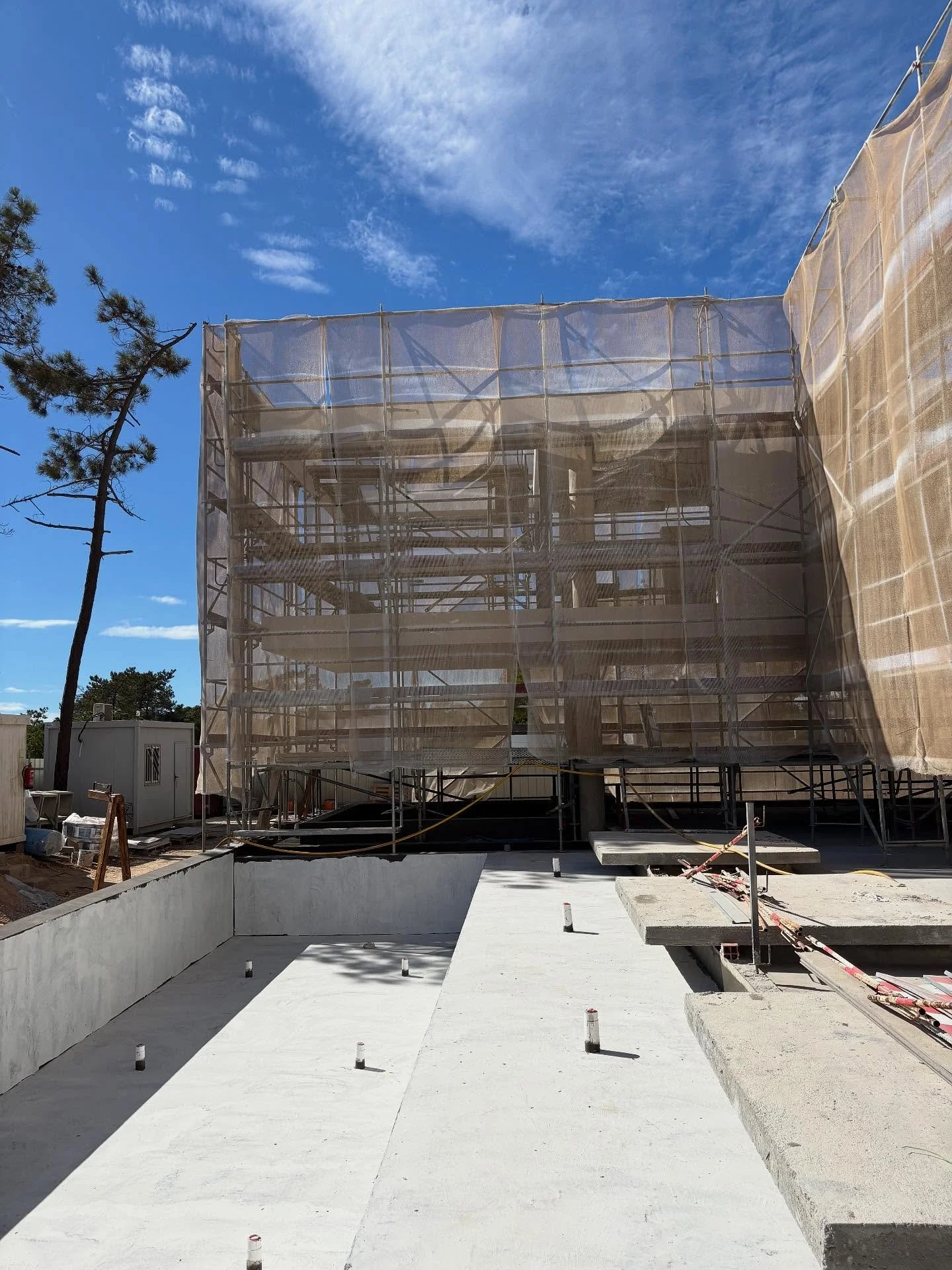 A fantastic trip to our Portugal project site ☀️ 
.
.
#lightingdesign #interiordesign #portugal #quintadolago @millardandflo