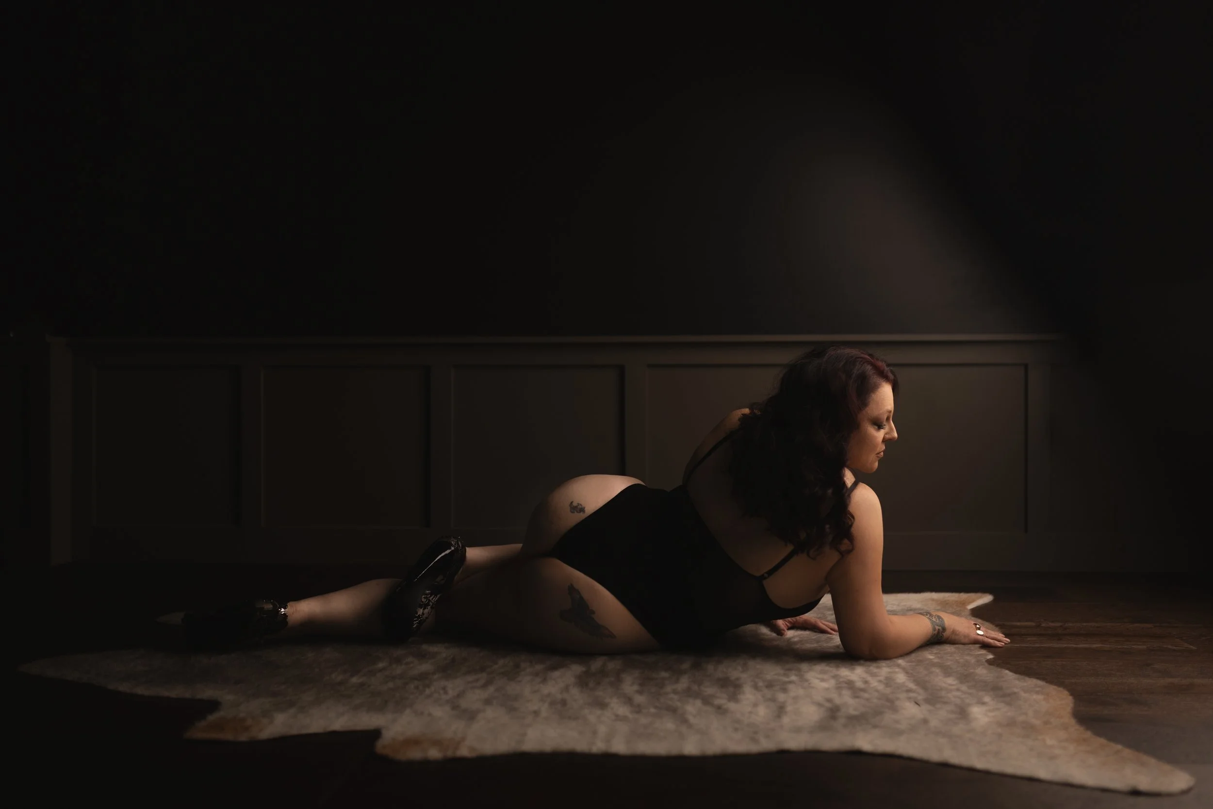 Cornish Maine Boudoir Photographer // Posing To Make The Best You