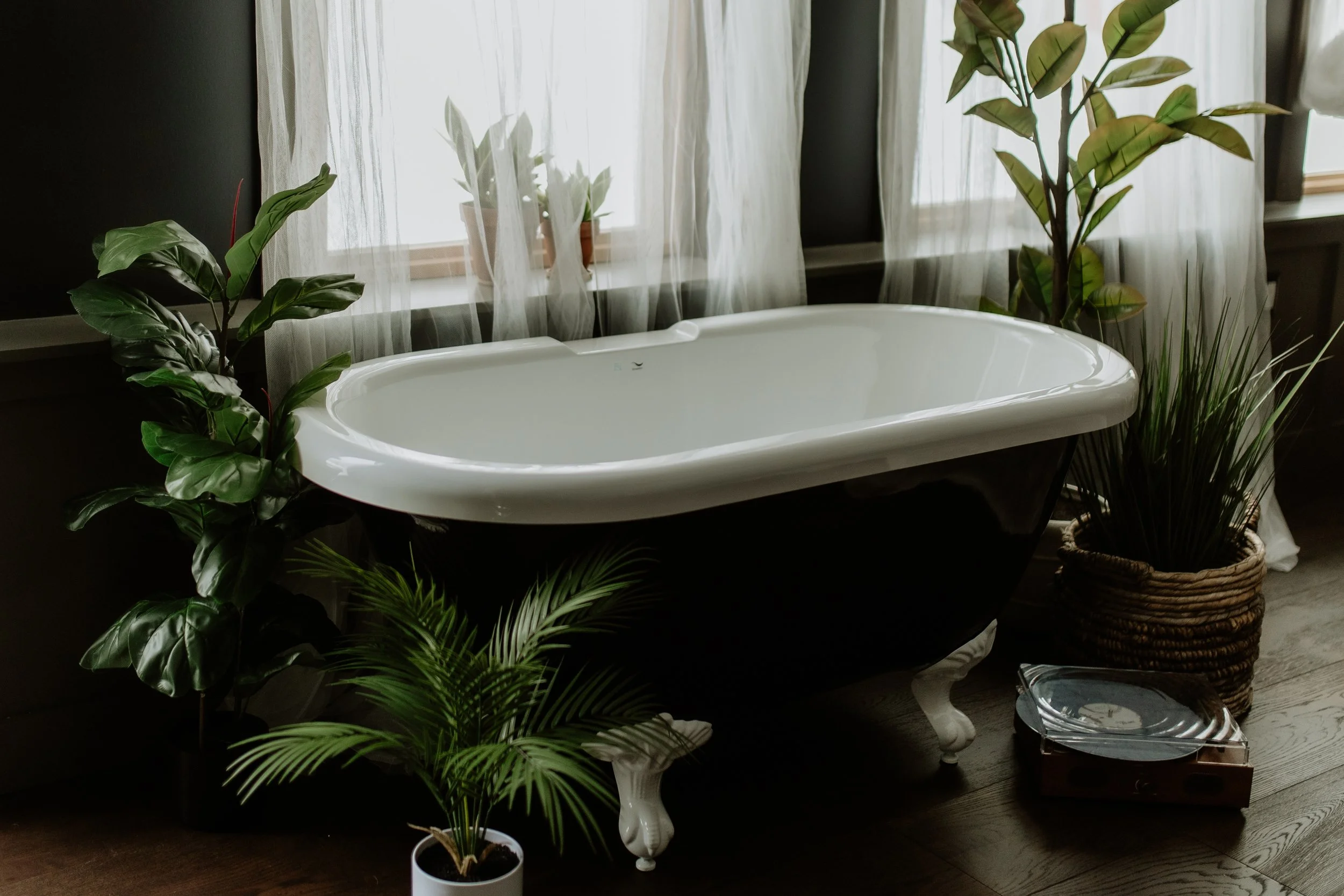 Cornish Maine Boudoir Photographer // The New Tub Set