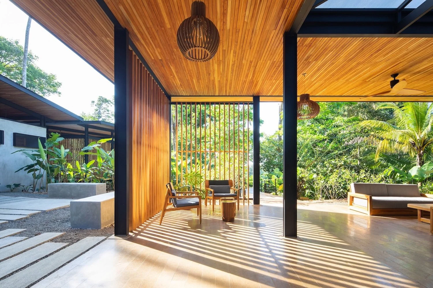 costa_rica_yoga_retreat_entray_hall.jpeg