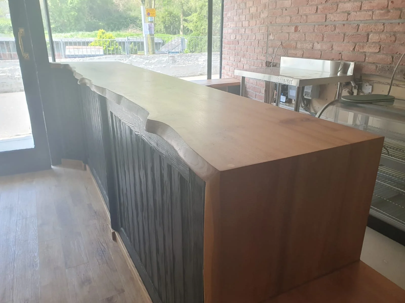 Shop fitting