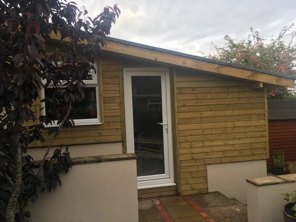 Outdoor wood panelled studio 