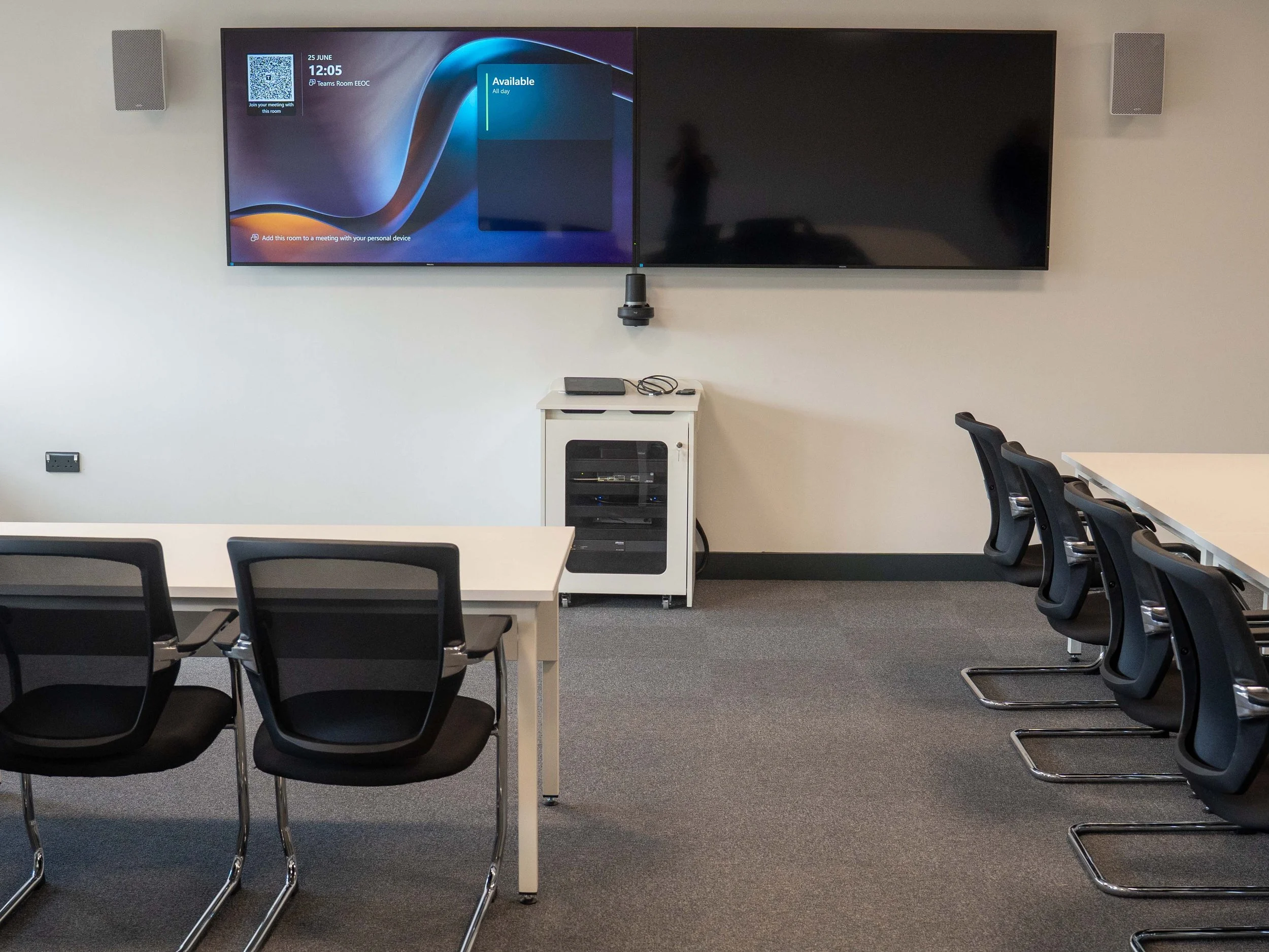 carpet tile room 2.jpg