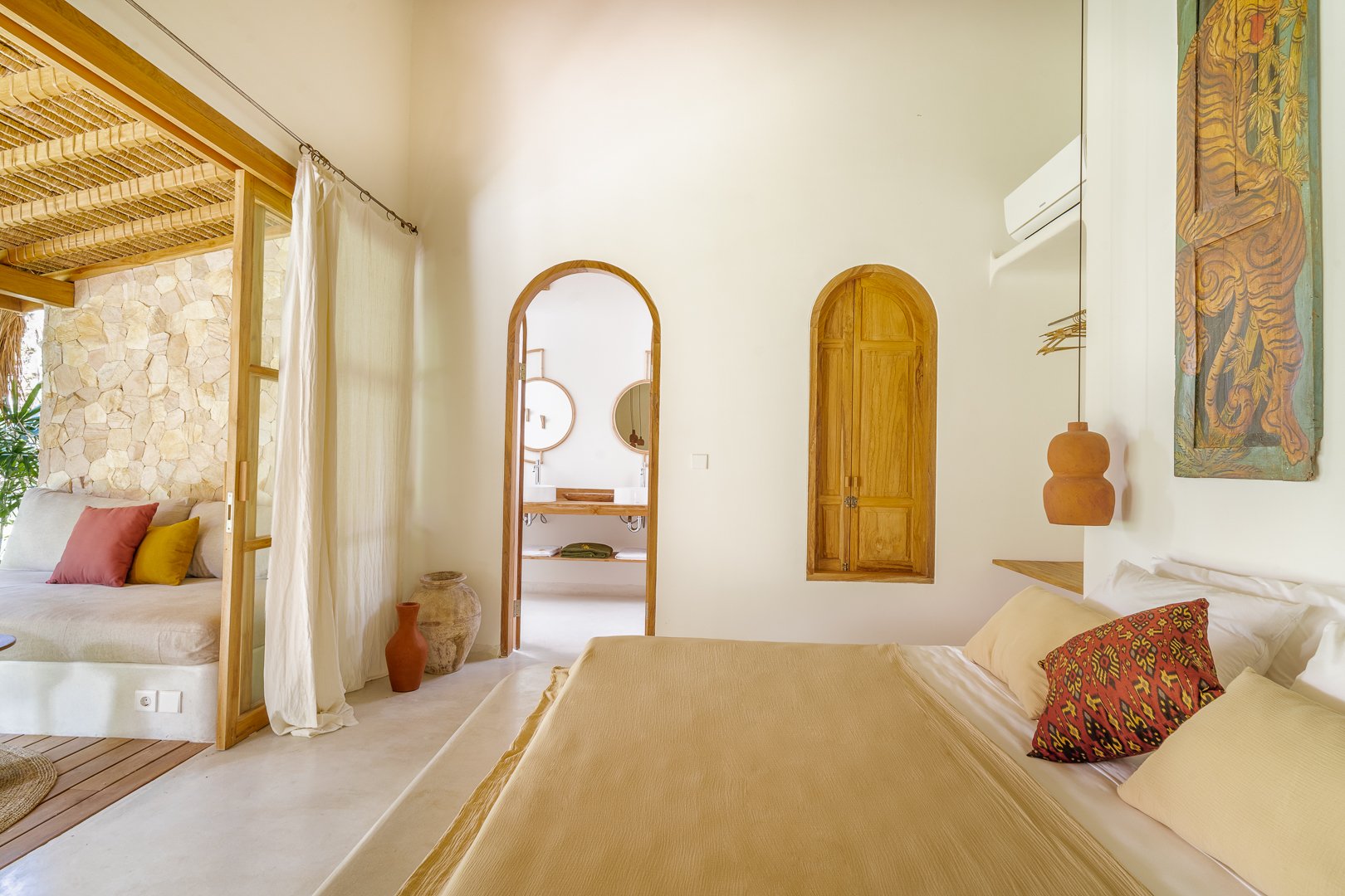 YAMABALIAN_ROOM_DELUXE__DSC03913-HDR-Edit.jpg
