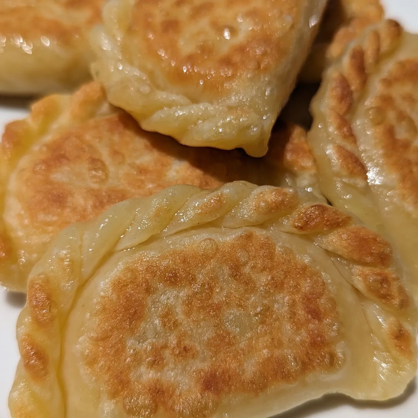 Happy Monday! Hope everyone had a great weekend. We'll have more pierogi and pickles this Saturday at @pdfarmersmarket. Feel free to pre-order on the website (link in bio) to guarantee the flavor you'd like to enjoy with dinner. Can't wait to see y'a