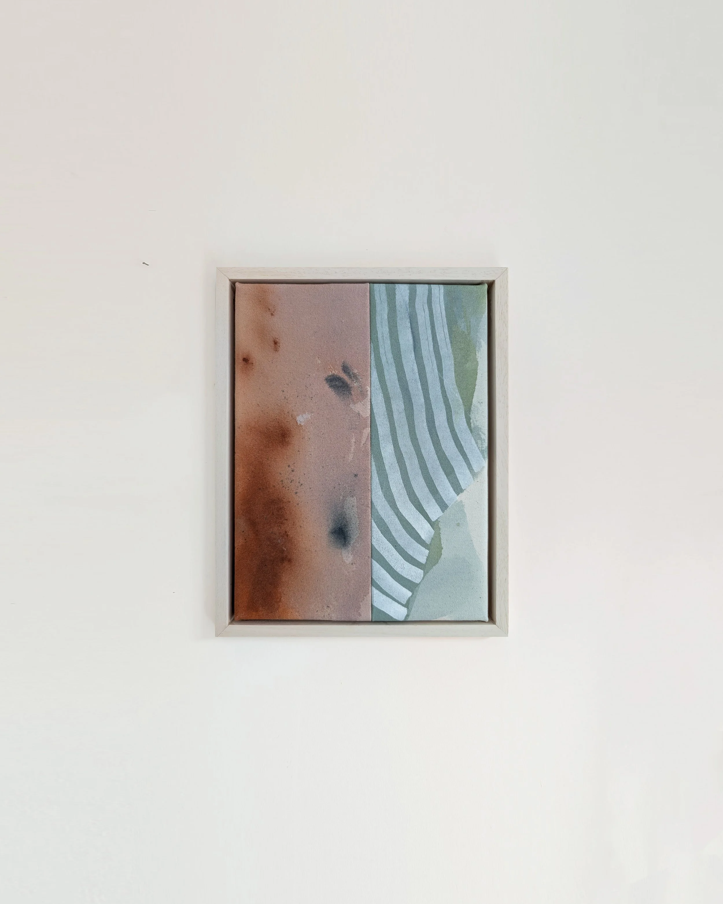  light, repeating.  acrylic on sewn canvas. 34 x 26 cm