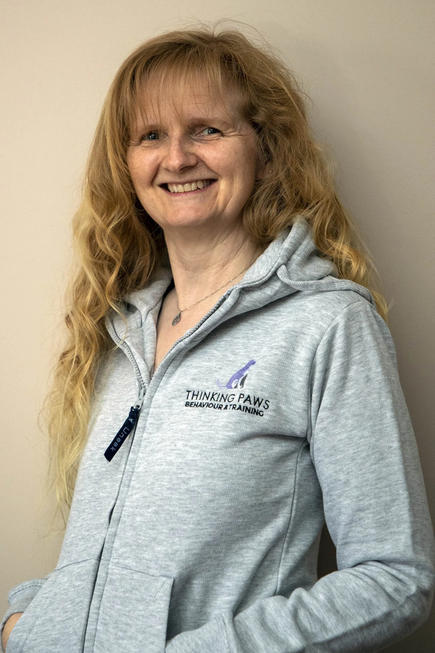 Julie-Daniels-dog-and-cat-behaviourist-and-trainer-Bedfordshire