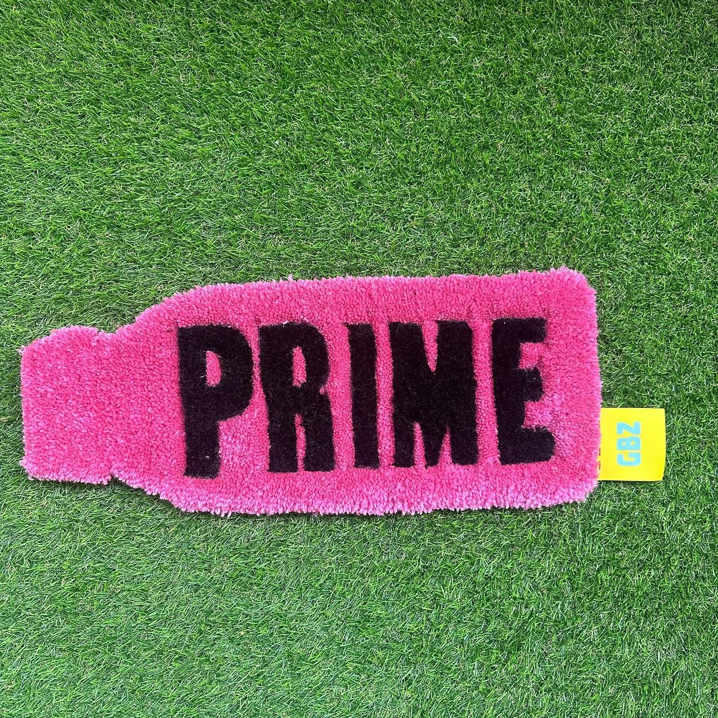 Thought I&rsquo;d drop another one today 🤝 I been working !  Water melon flavor rug 🤝🤝🤝⛽️ 

Message me if you want a 1 of 1 custom rug made 🍉🍉

#tuftinggun #rugs #tufting #rug #yarn #prime
