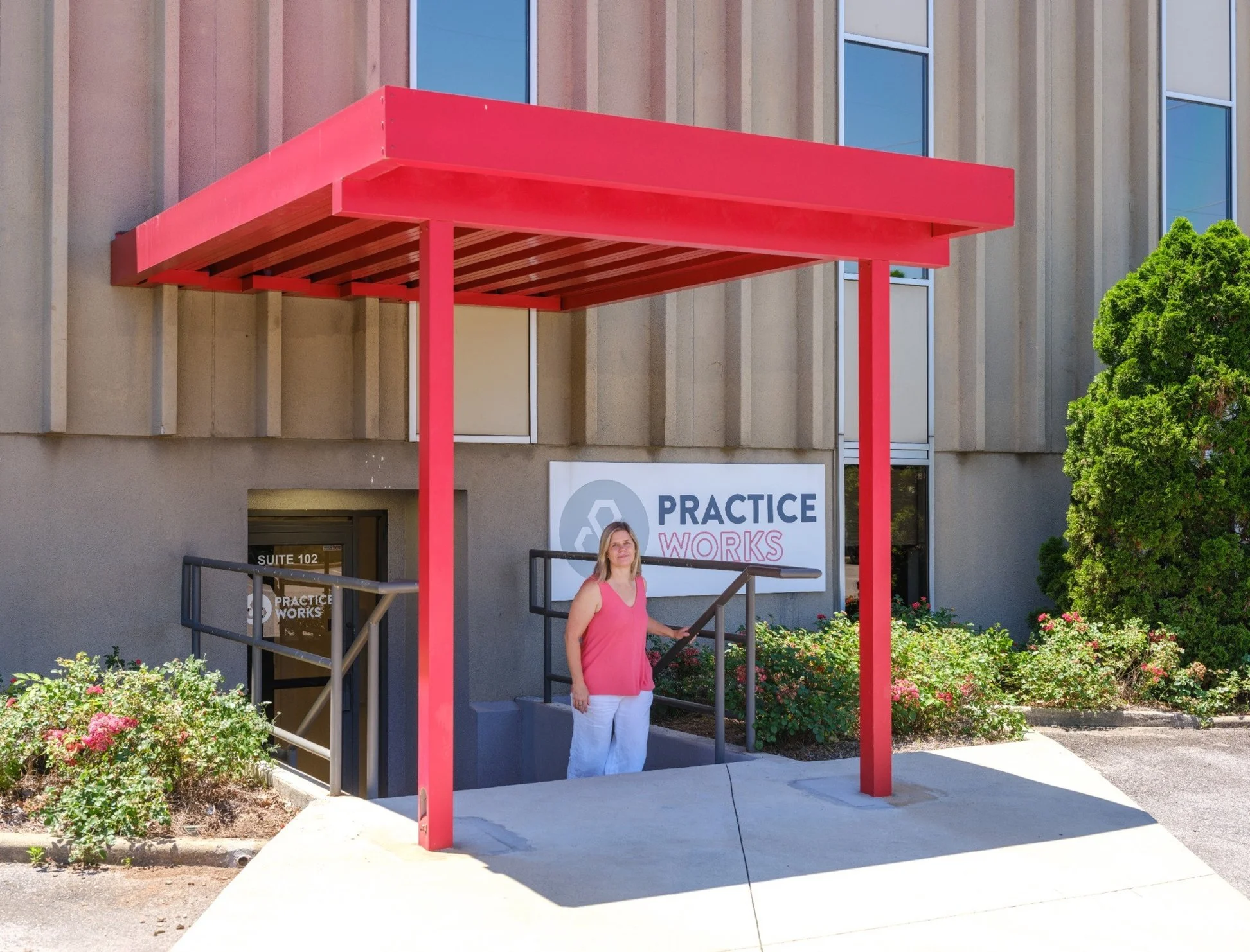 Exterior of Practice Works Southside private office location on University Boulevard in Birmingham AL