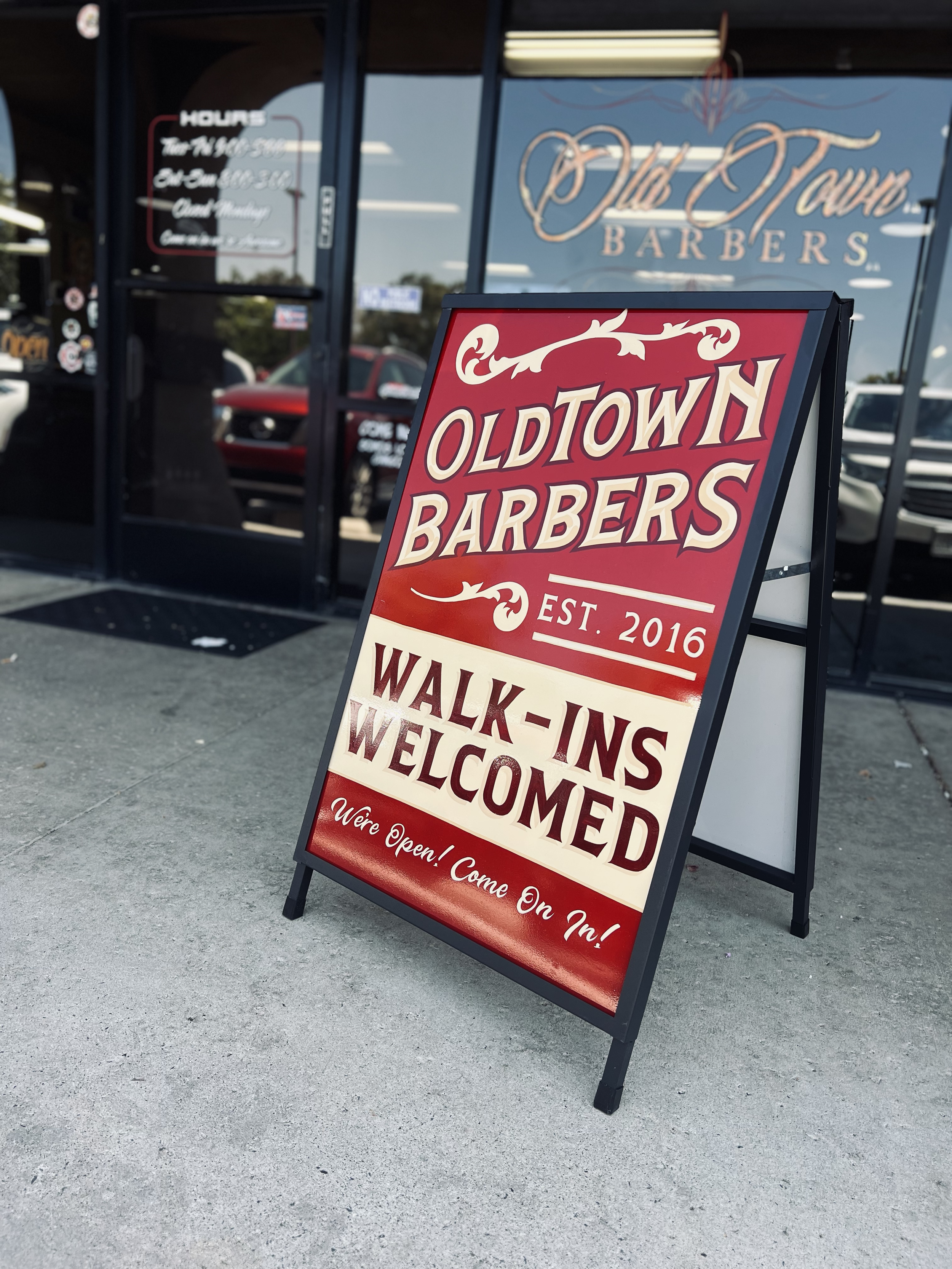 OLDTOWN.BARBER.png