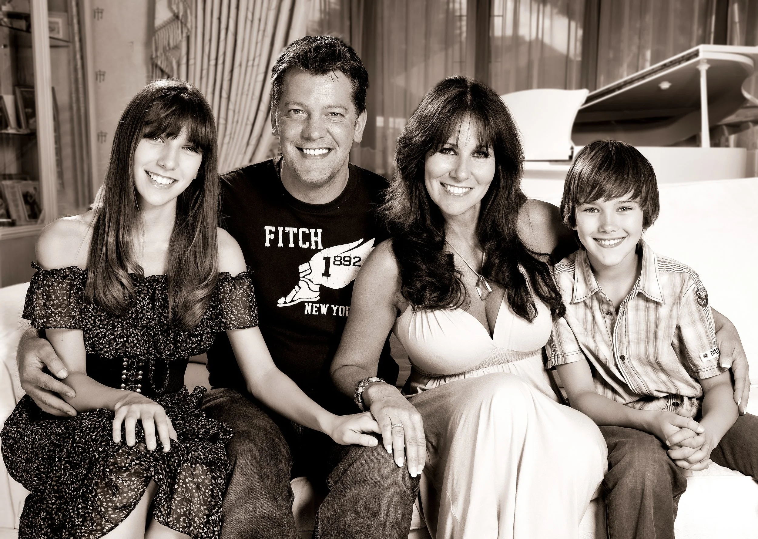 LINDA LUSARDI1 FAMILY MAKEOVER.jpg