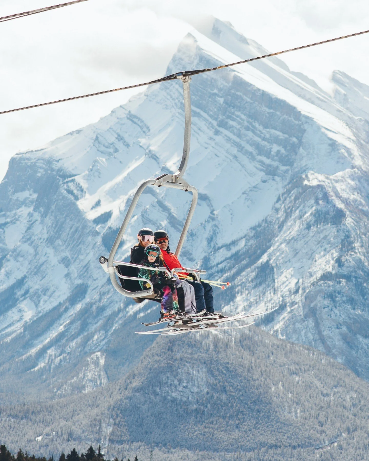 The most epic Christmas card photos 😅

Edit like @nick.laf with his preset pack, link in bio!
&bull;
#photography #canon #proposal #banff