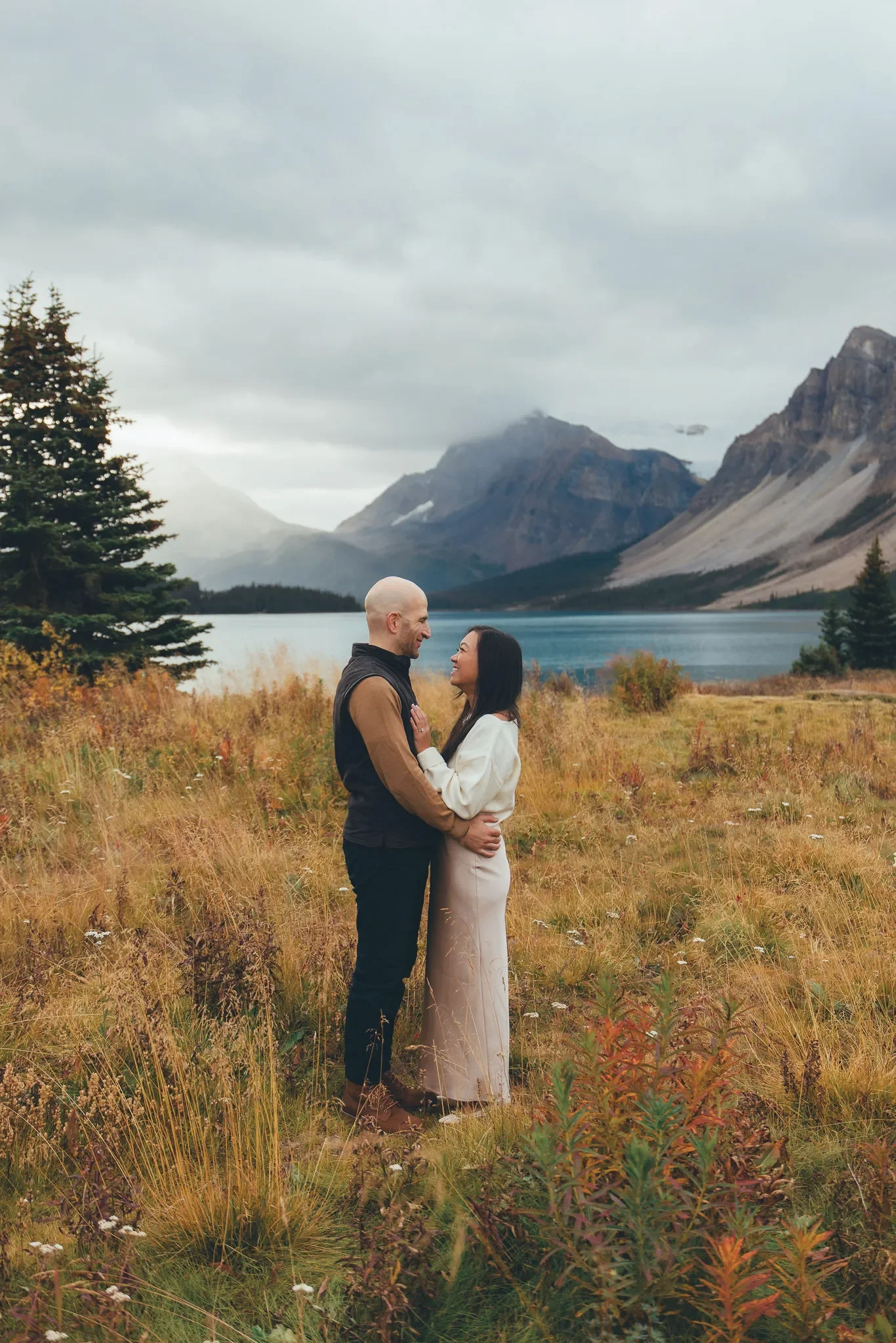 151_couple-engagement-alpine-lake-canadian-rockies.webp