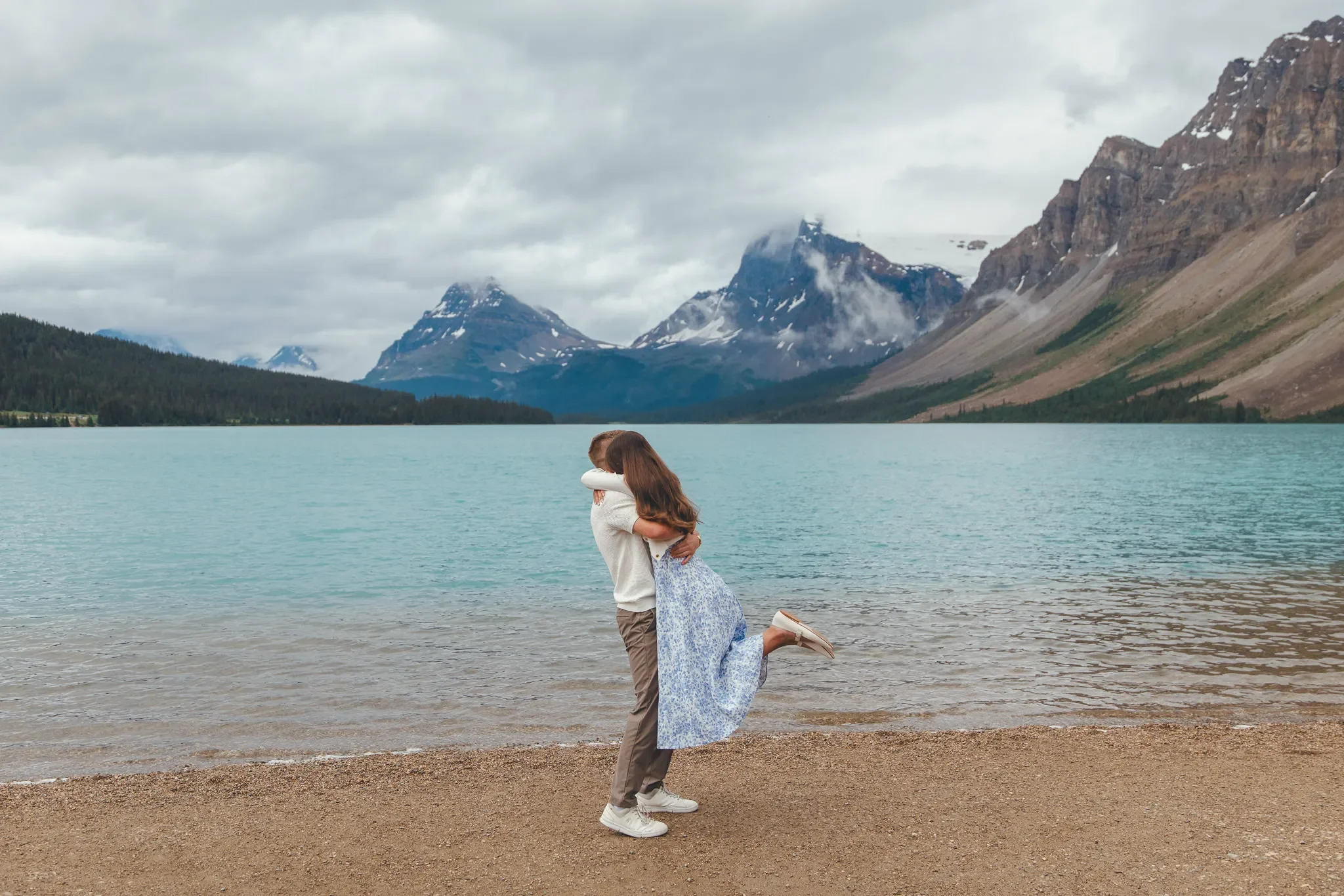 141_Couple-Embracing-Bow-Lake-Canadian-Rockies.webp
