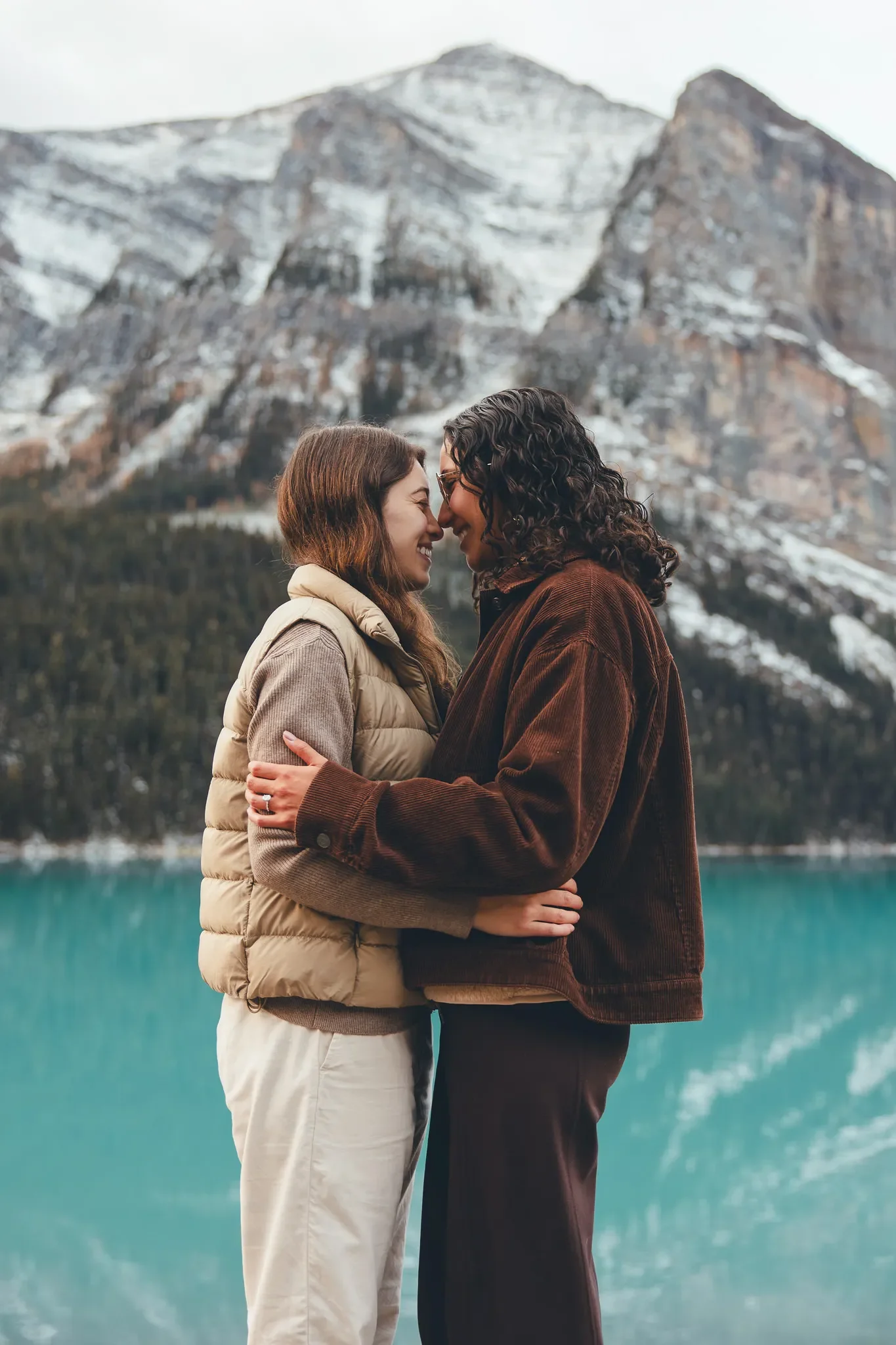 115_Couple-Engagement-Lake-Louise-Banff-Mountain-Landscape.webp