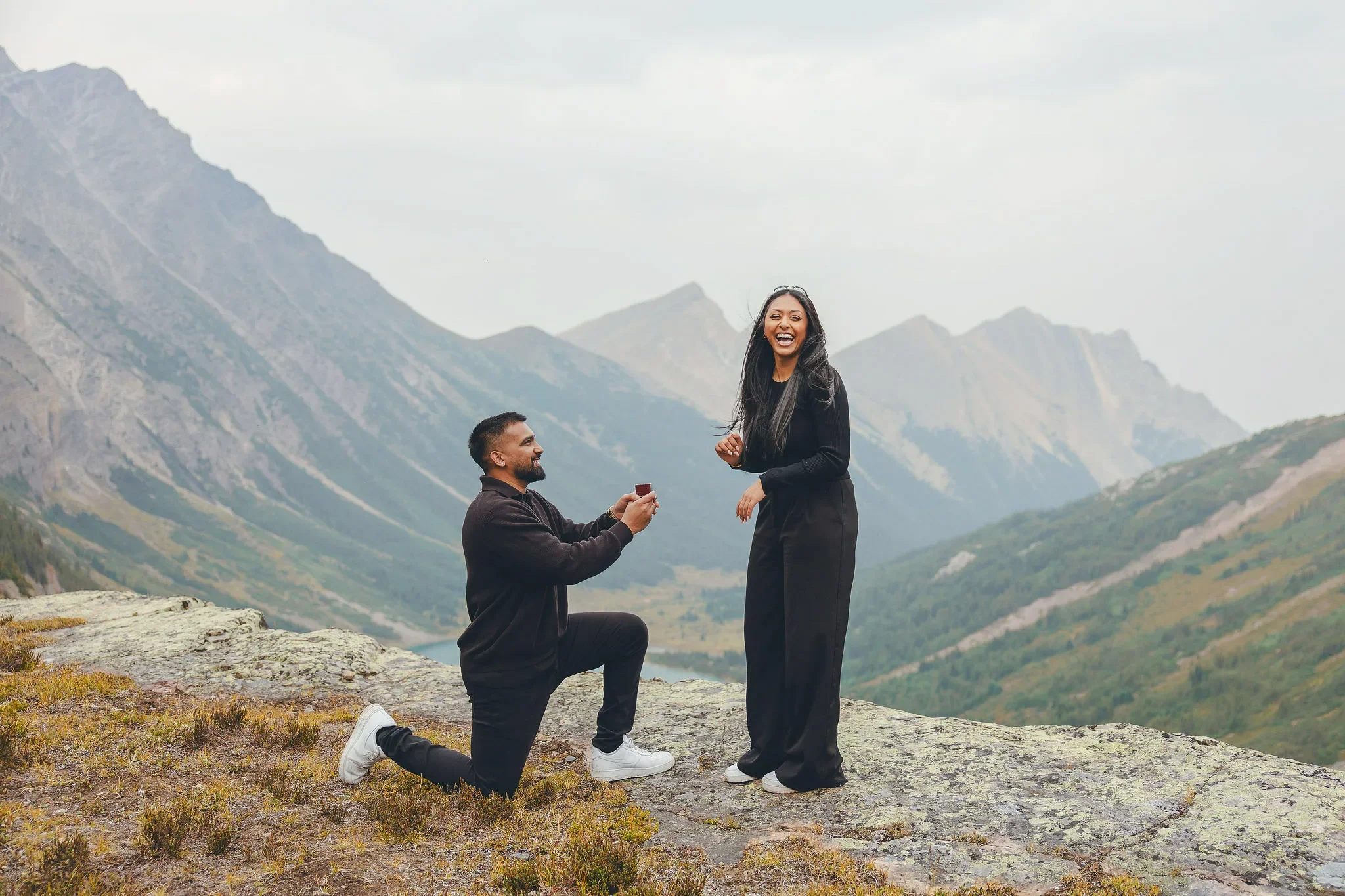 127_Couple-Marriage-Proposal-Canadian-Rockies-Mountain-Viewpoint.webp