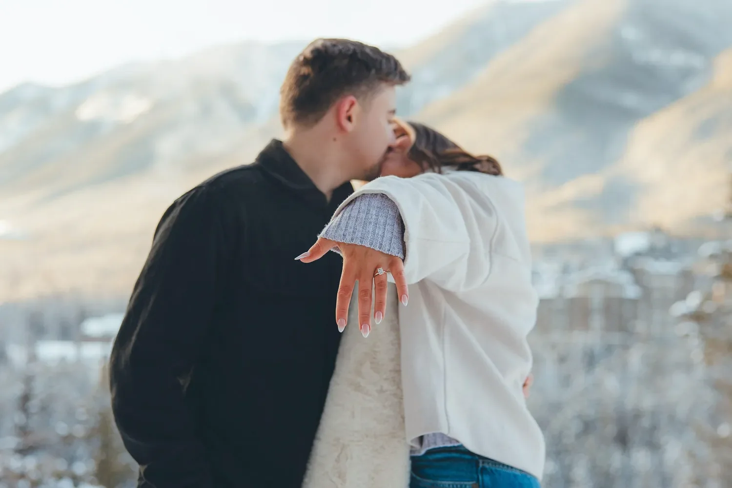 103_couple-engagement-proposal-banff-mountain-viewpoint.webp
