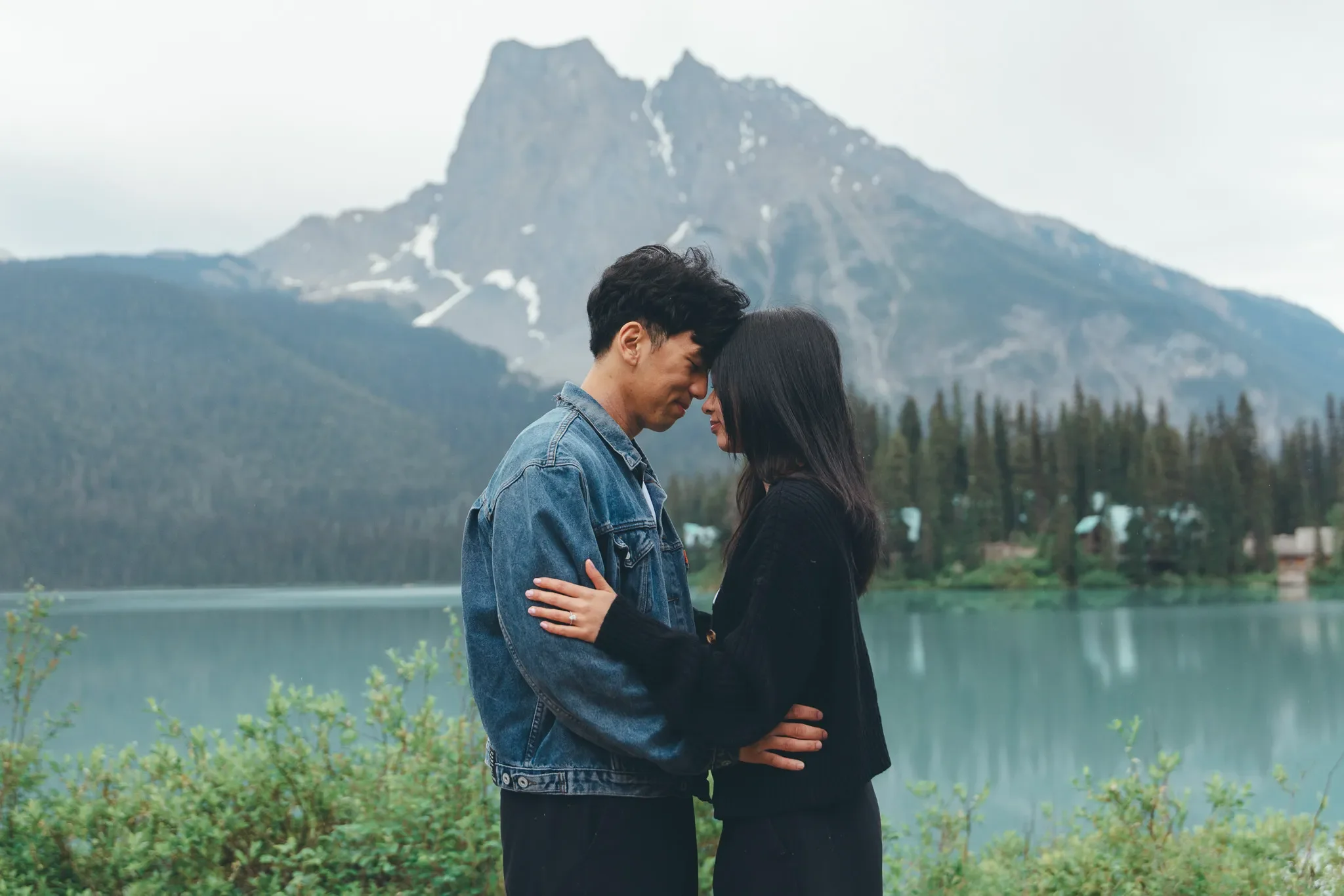 172_couple-engagement-canadian-rockies-mountain-landscape.webp