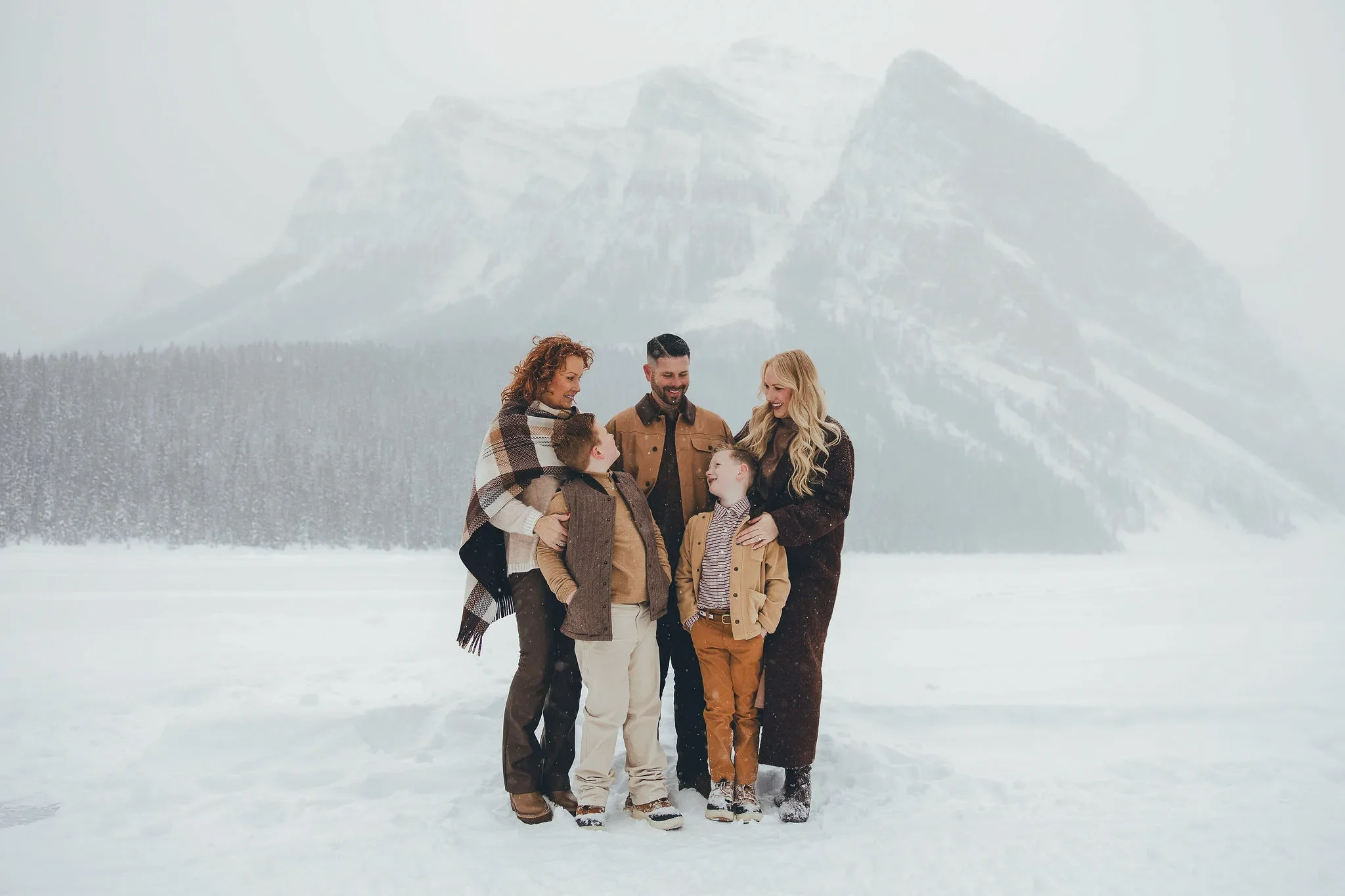 104_Family-Portrait-Lake-Louise-Canadian-Rockies-Winter.webp