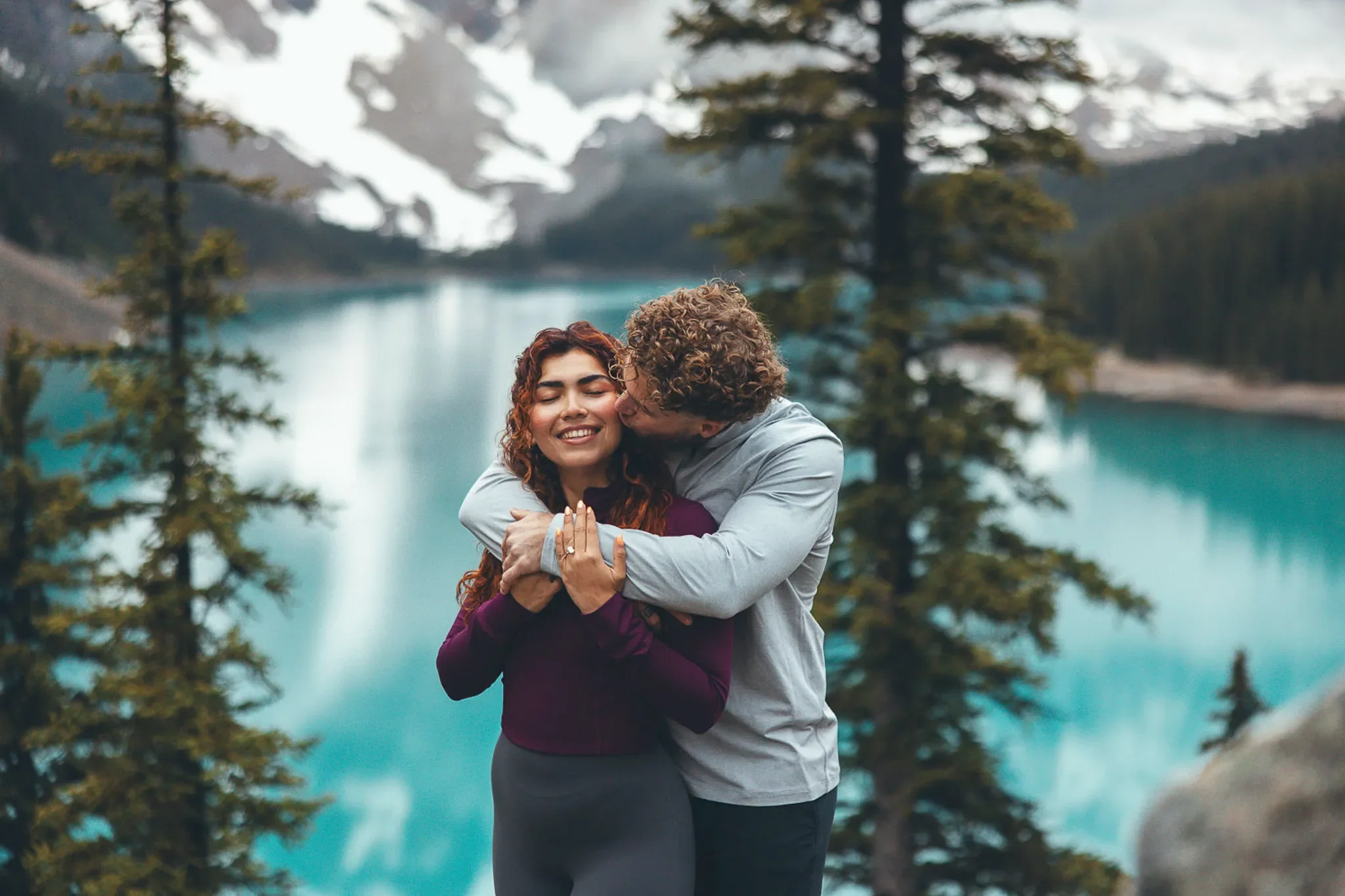 157_Engagement-Couple-Moraine-Lake-Banff-Canadian-Rockies.webp
