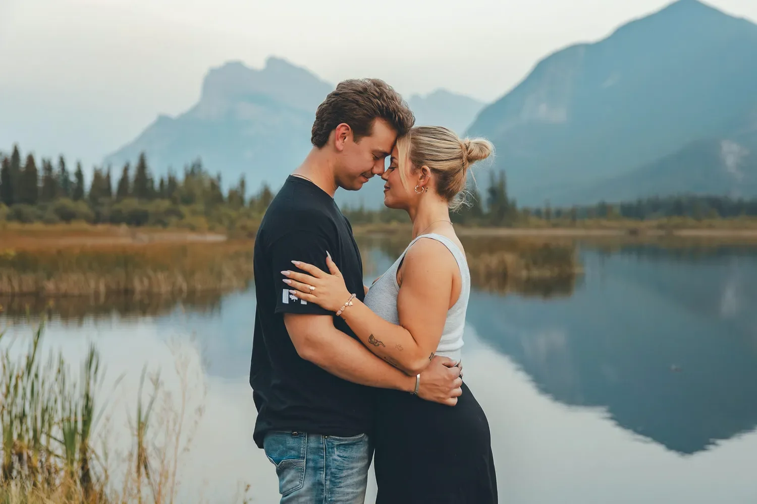 124_Engagement-Couple-Canadian-Rockies-Alpine-Lake.webp