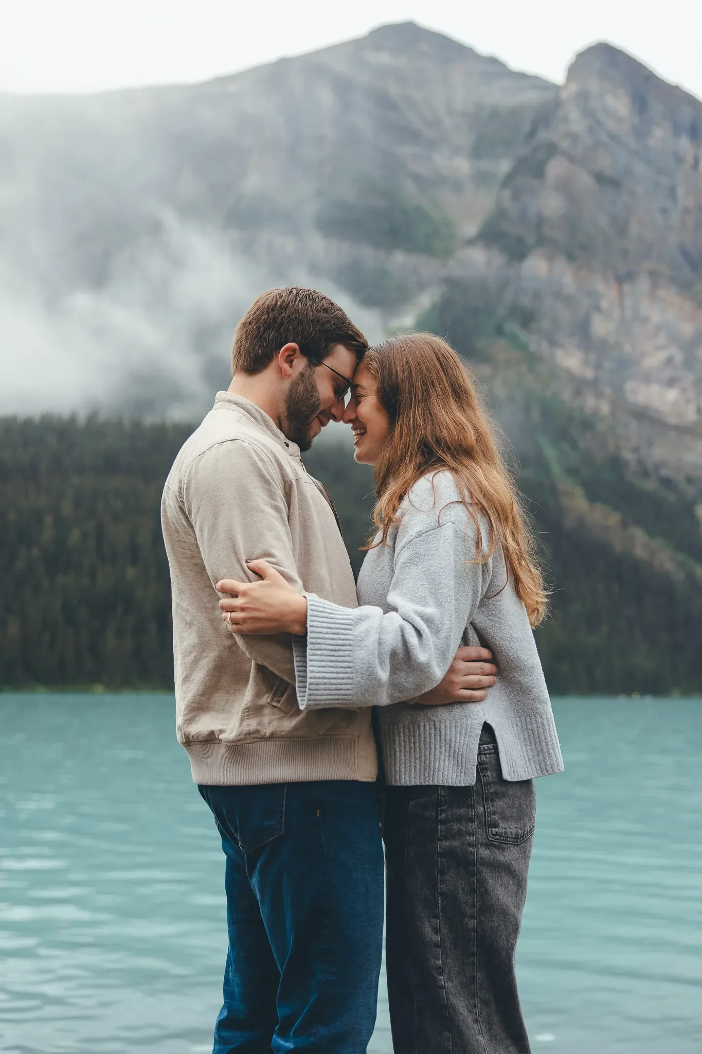 131_Couple-Engagement-Lake-Louise-Banff-Mountain-Landscape.webp