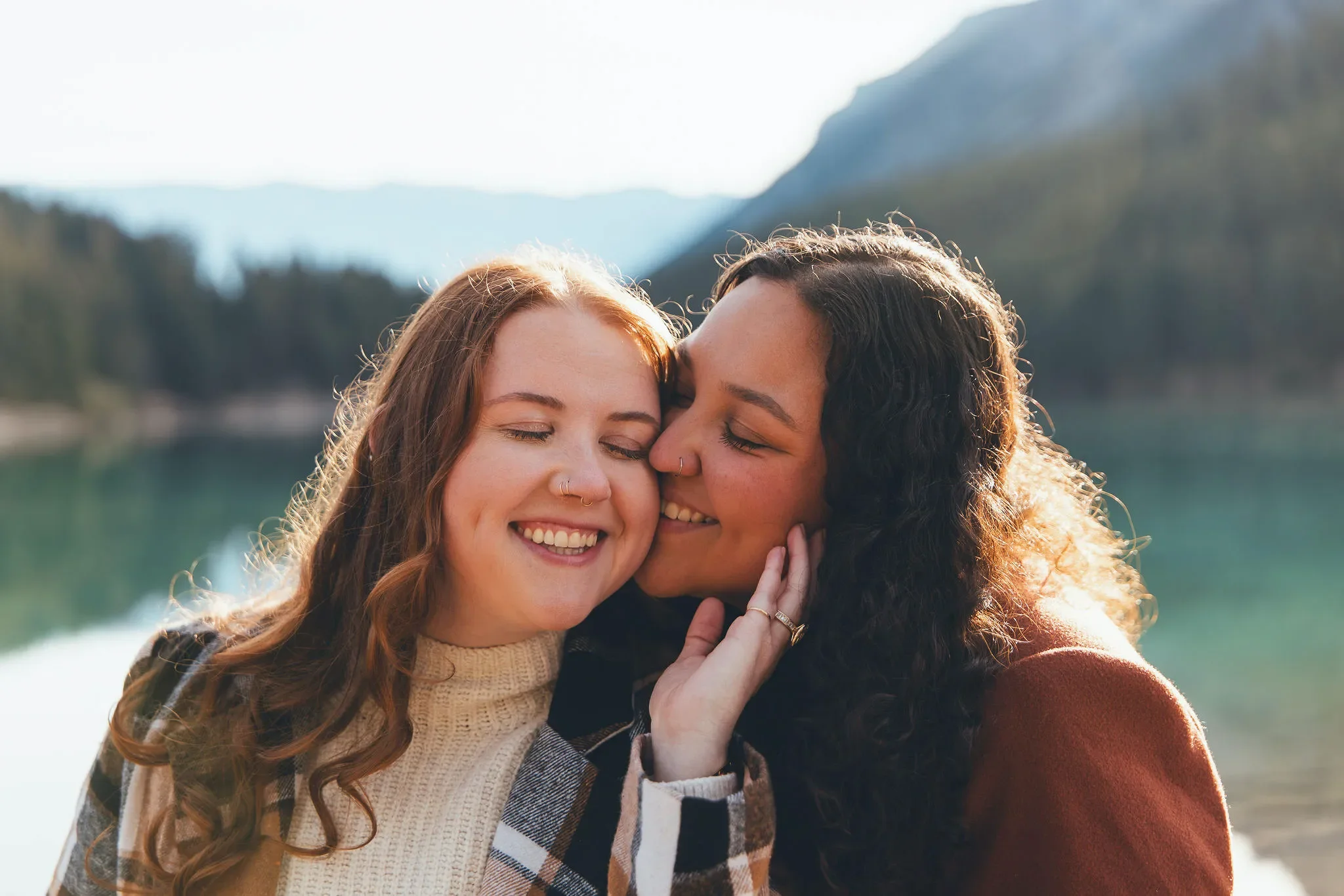 129_Couple-Kissing-Alpine-Lake-Canadian-Rockies-Golden-Hour.webp