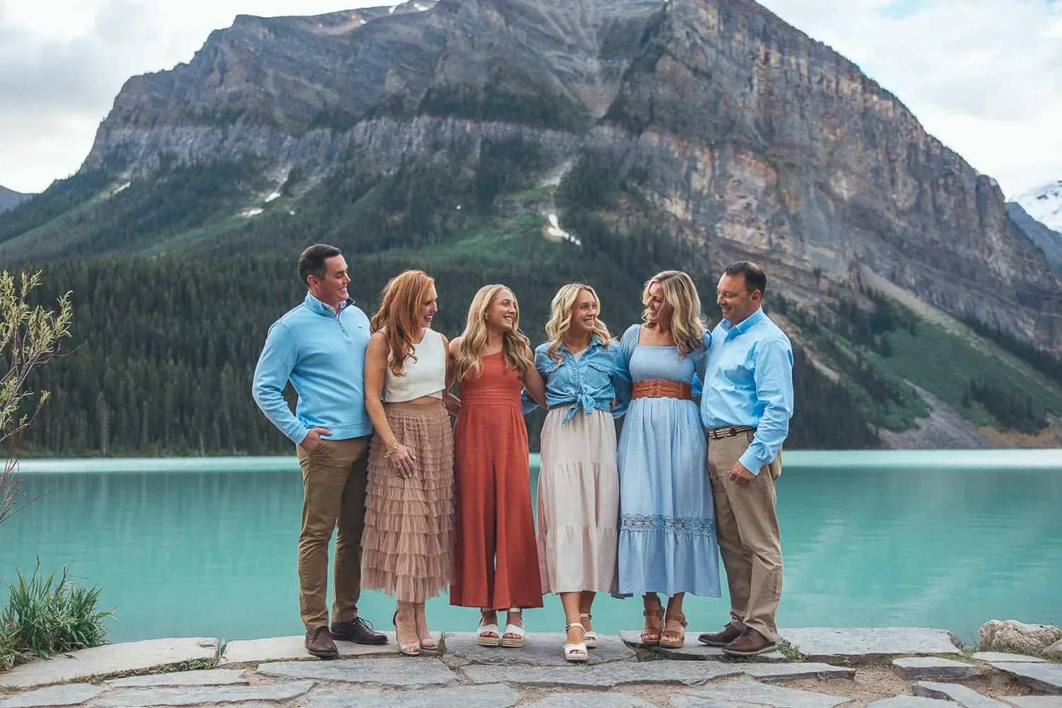101_Family-Portrait-Lake-Louise-Banff-Canadian-Rockies.webp