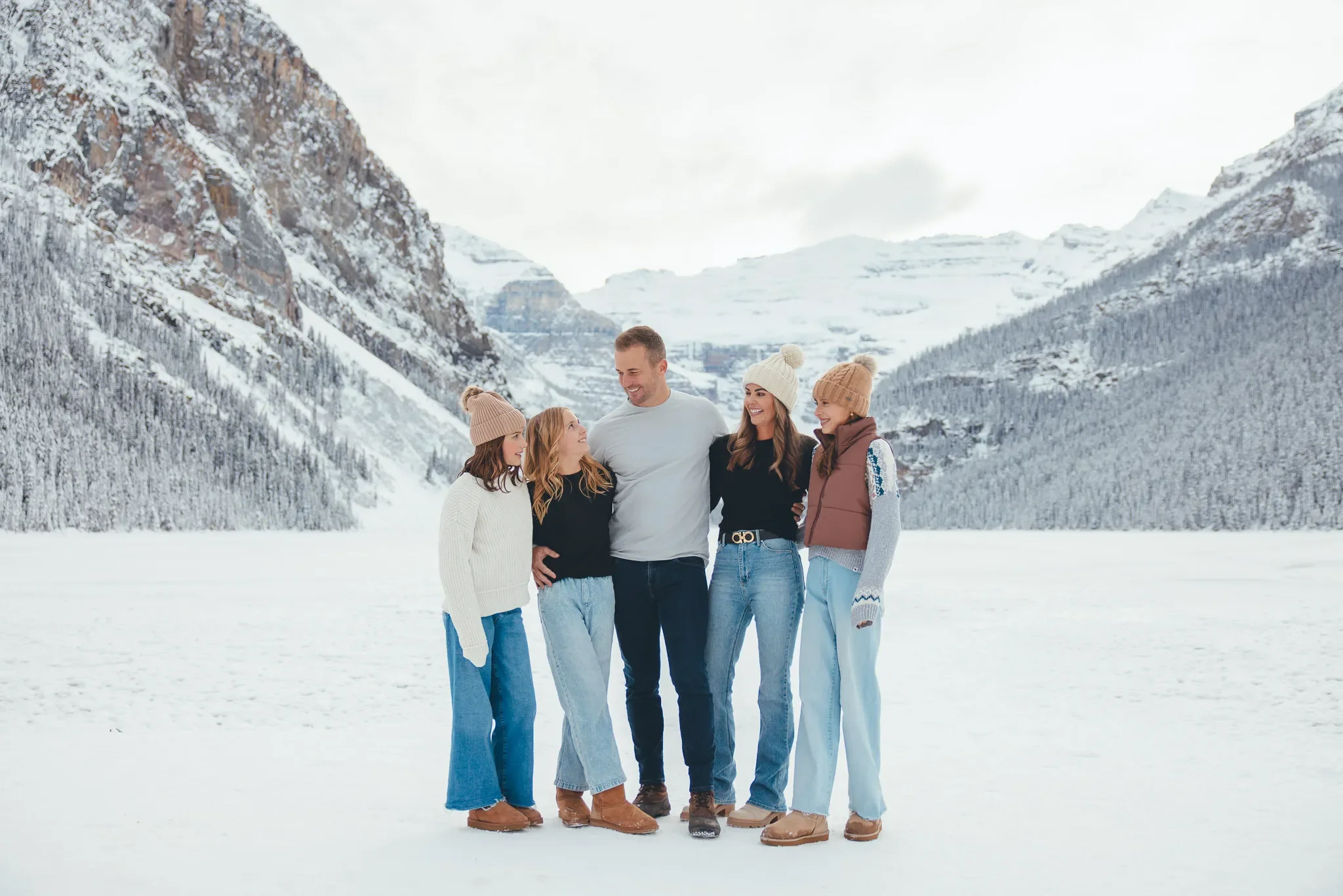 129_Family-Portrait-Lake-Louise-Winter-Canadian-Rockies.webp