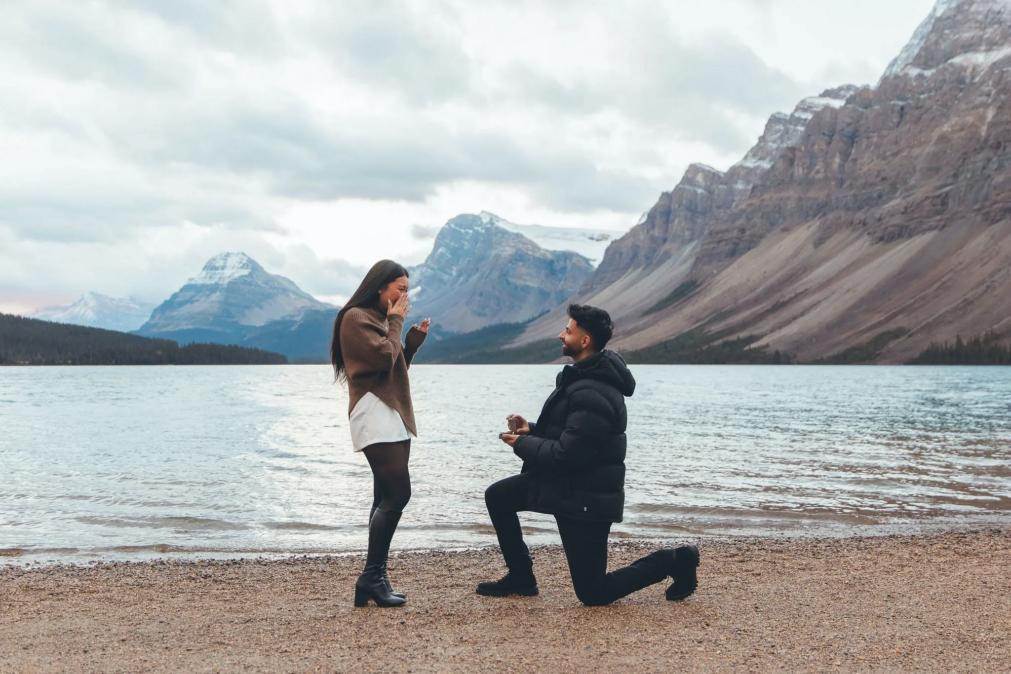 114_Couple-Proposal-Banff-Mountain-Lake.webp