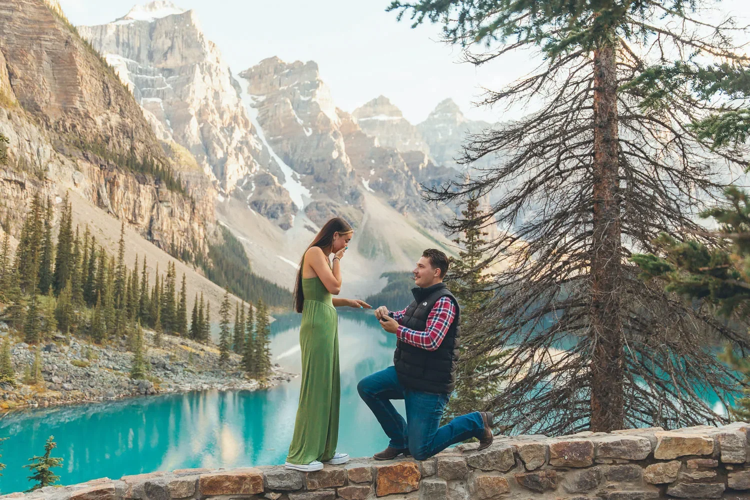 119_Marriage-Proposal-Moraine-Lake-Canadian-Rockies.webp