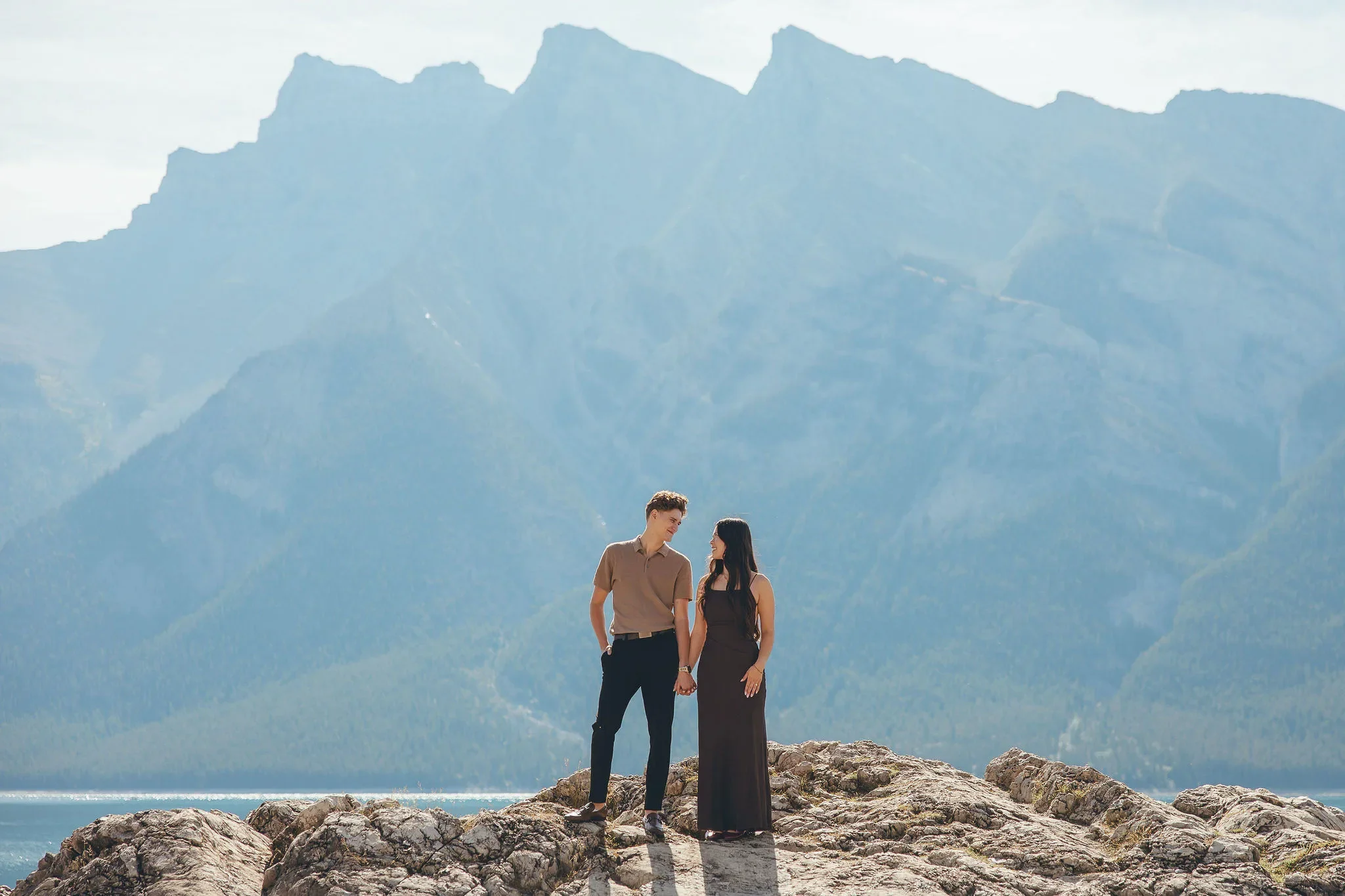 161_Couple-Engagement-Portrait-Canadian-Rockies-Mountain-Viewpoint.webp