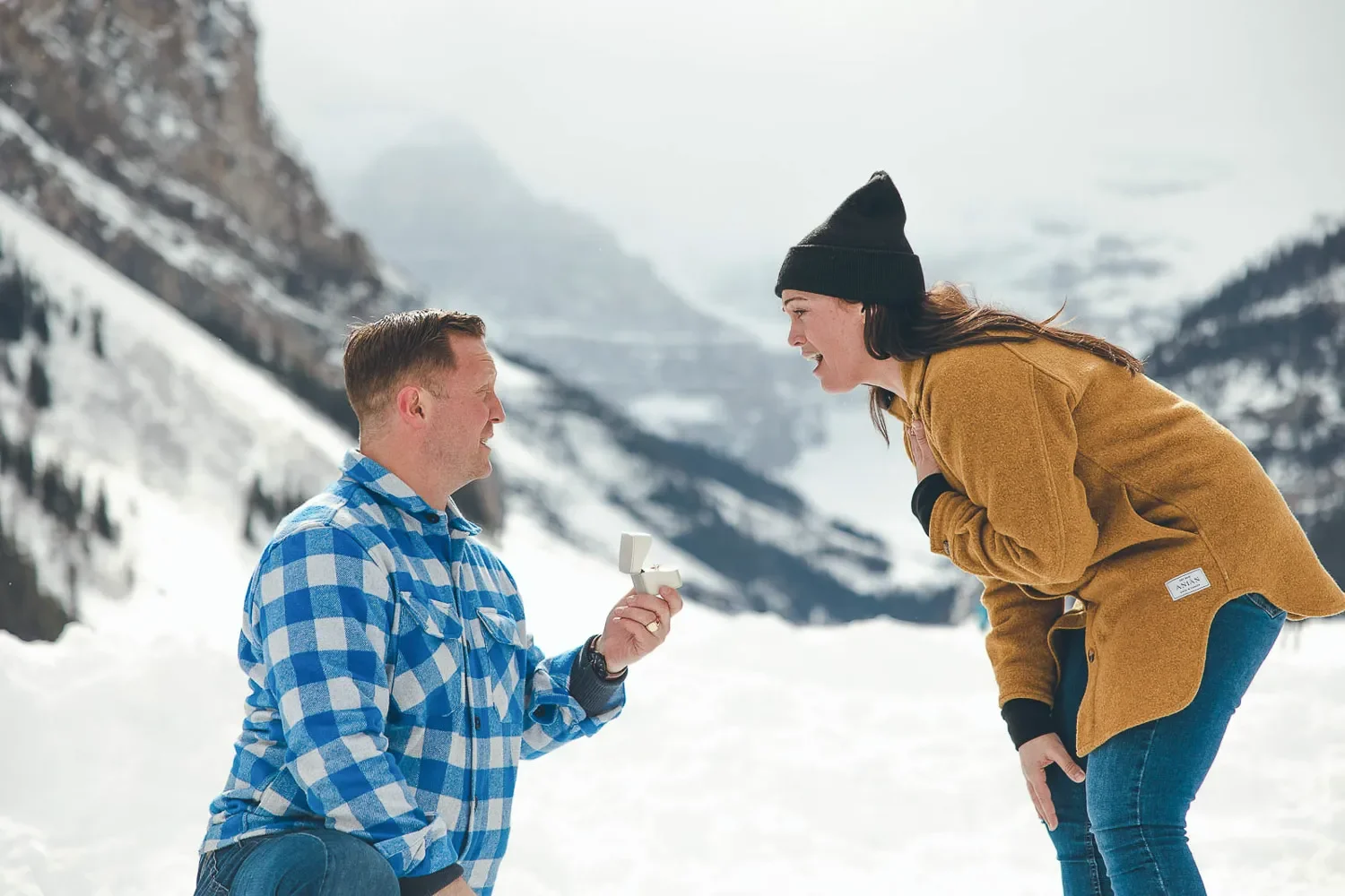 107_Couple-Proposal-Winter-Mountain-Landscape-Canadian-Rockies.webp