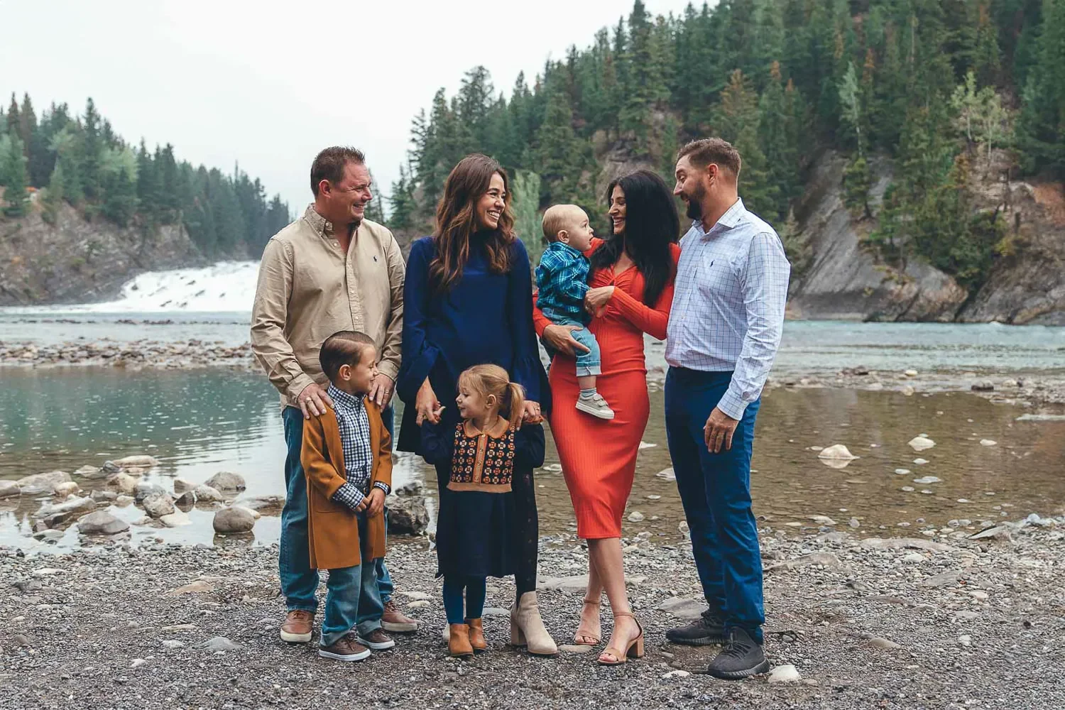 109_Family-Portrait-Banff-Bow-Falls-Canadian-Rockies.webp