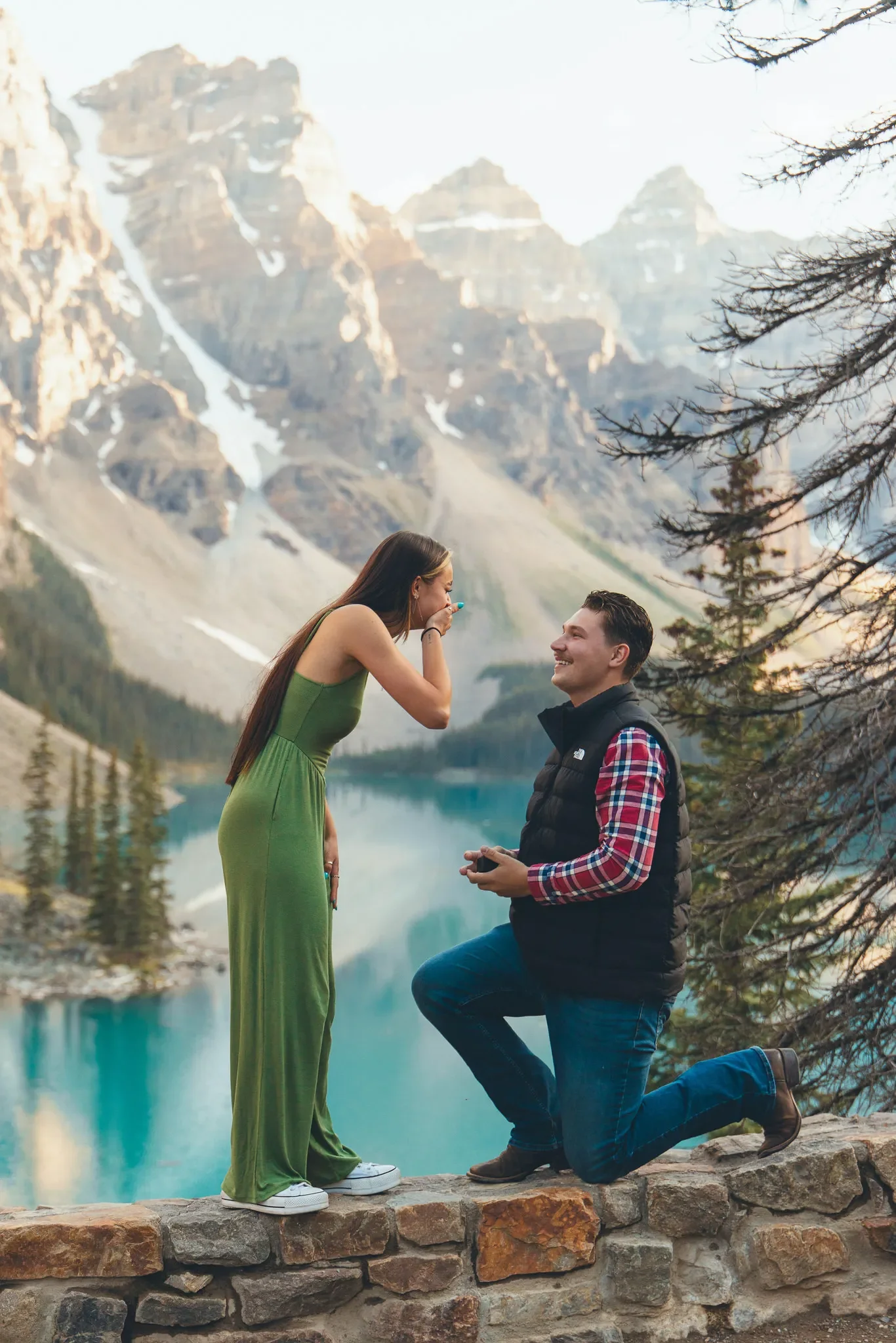161_Couple-Proposal-Moraine-Lake-Banff.webp