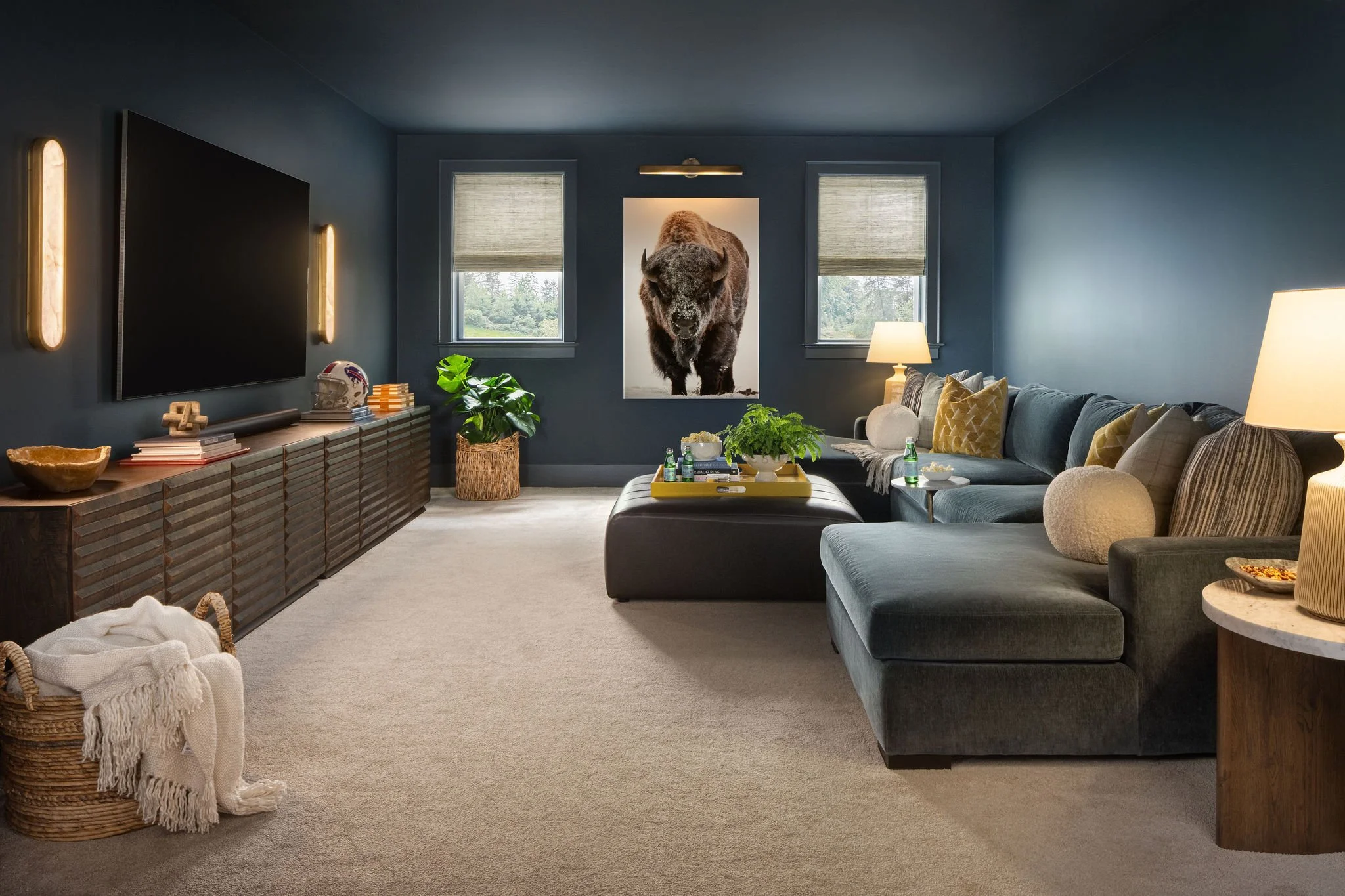 We color wrapped our clients&rsquo; Basement Media Room for the perfect game day atmosphere (and movie night too!). 

📸 : @radiferaphotography 

#artdesignpartners #homedesign #moderndesign #basementdesign #timeless #timelessinteriors #interiorstyli