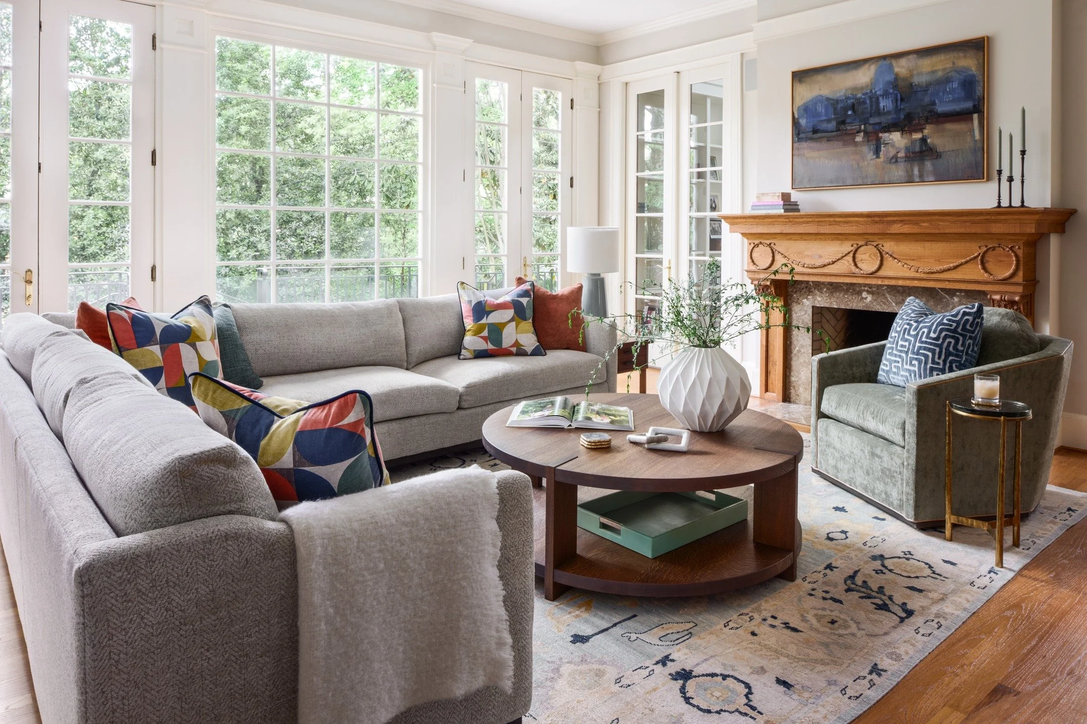 Getting our client's Family Room ready for holiday gatherings! 

📸 : @radiferaphotography 

 #artdesignpartners #homedesign #moderndesign #familyroomdesign #timeless #timelessinteriors #interiorstyling #interiorsandhome #beautifulinteriors #patternm