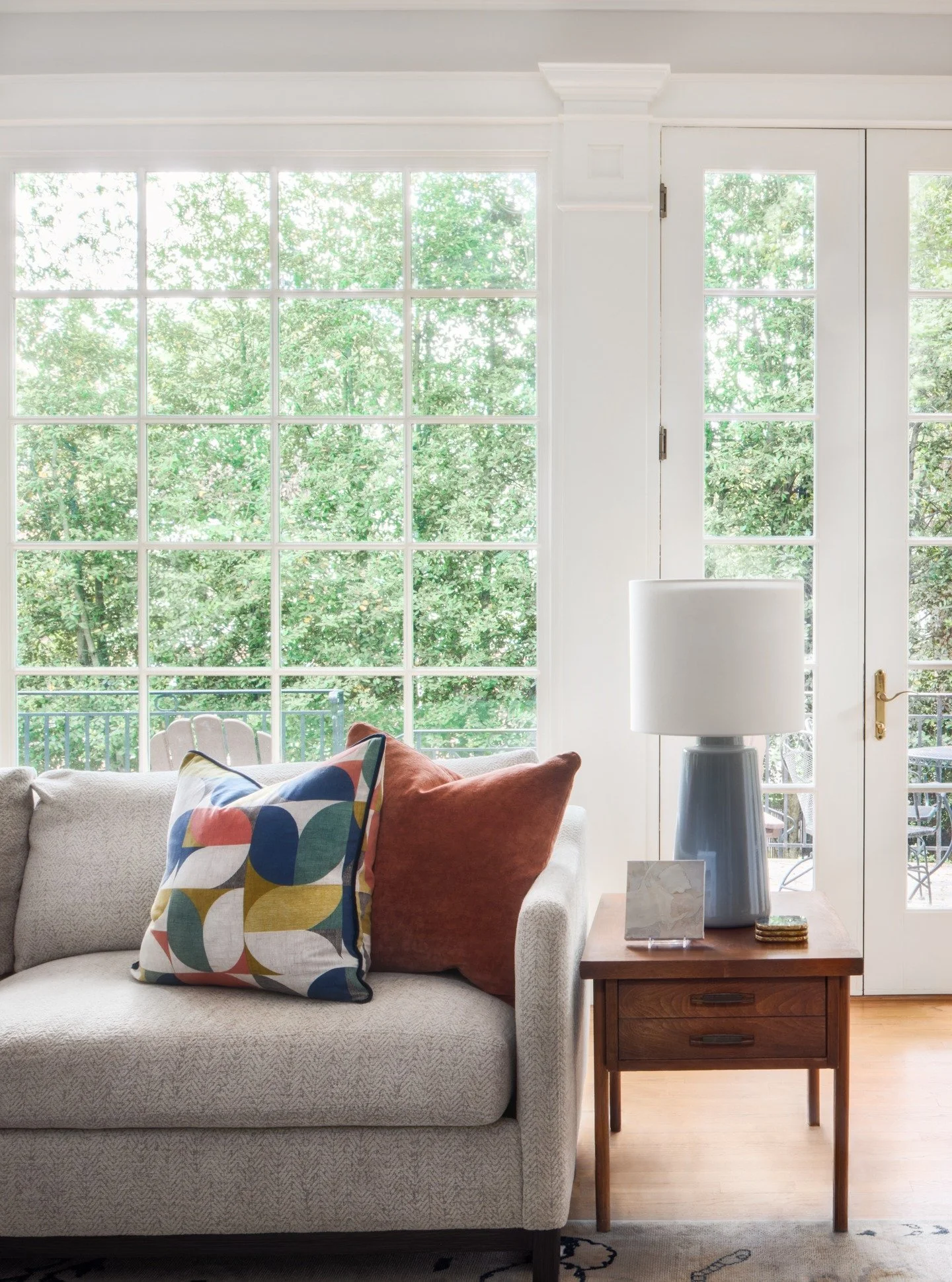 Pillows, pillows, and more pillows!

📸 : @radiferaphotography 

#artdesignpartners #pillows #throwpillows #contemporarydesign #moderndesign #modernflair #moodboard #boldinteriors #interiorstyling #interiorsandhome #beautifulinteriors #interiorstylin