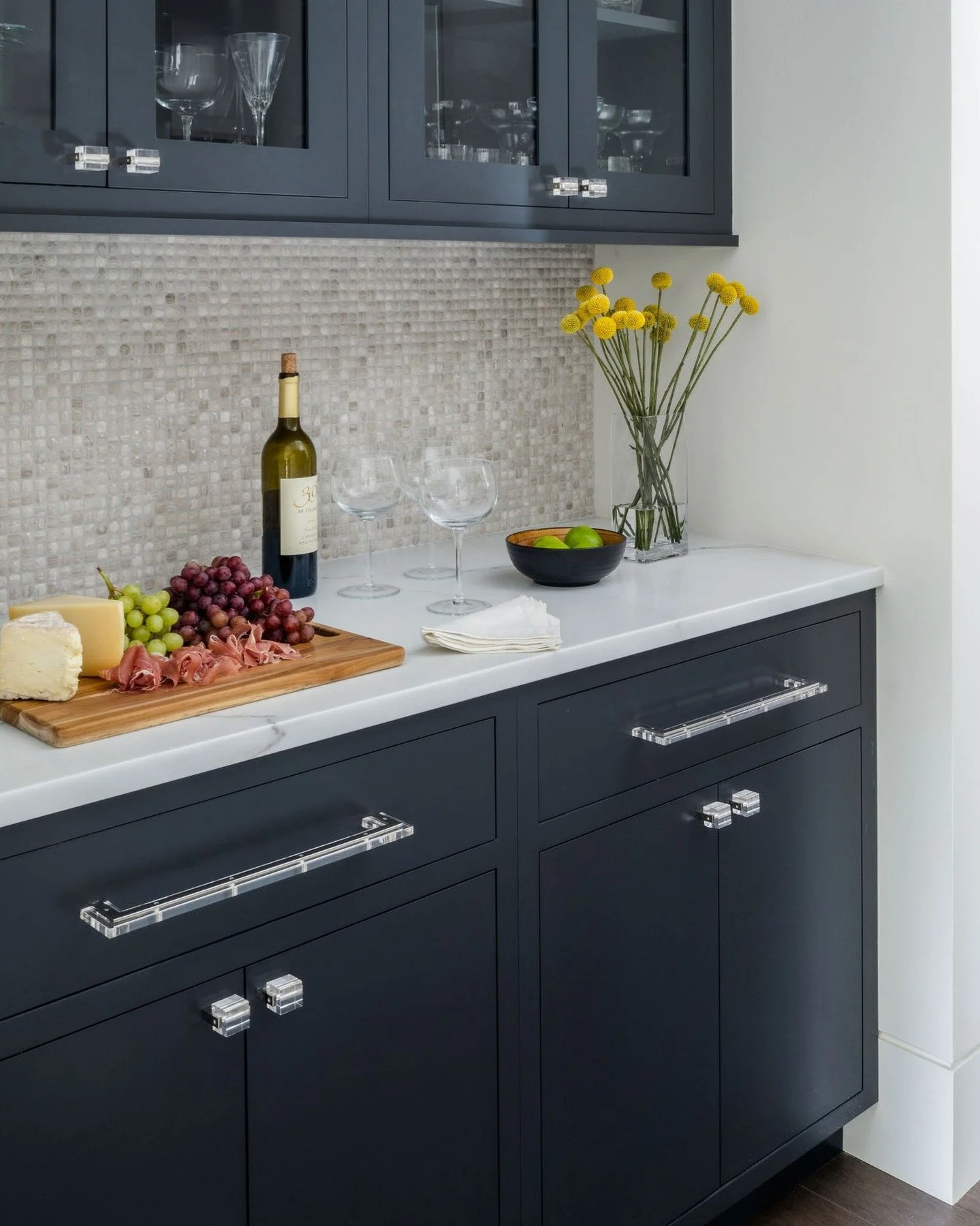 Hardware&hellip;the unsung hero of design!

#artdesignpartners #hardware #cabinetryhardware #contemporarydesign #moderndesign #modernflair #moodboard #boldinteriors #interiorstyling #interiorsandhome #beautifulinteriors #interiorstyling #interiorinsp