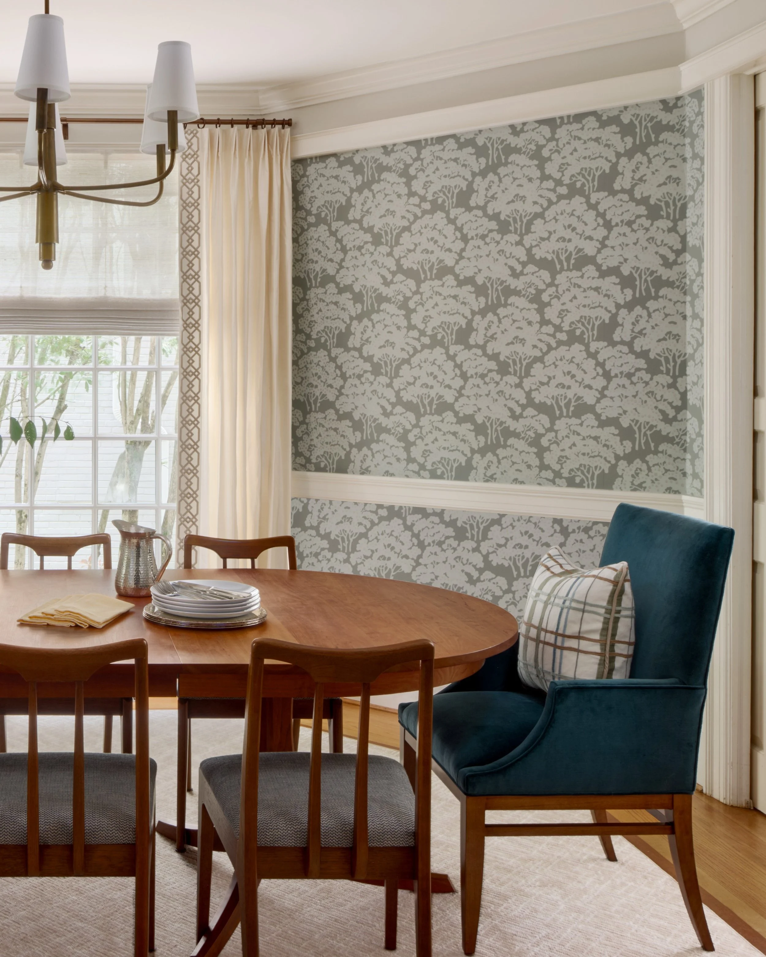We love F&amp;B wallpapers! 

#artdesignpartners #farrowandballwallpaper #wallpaper #contemporarydesign #moderndesign #modernflair #moodboard #boldinteriors #interiorstyling #interiorsandhome #beautifulinteriors #interiorstyling #interiorinspiration 