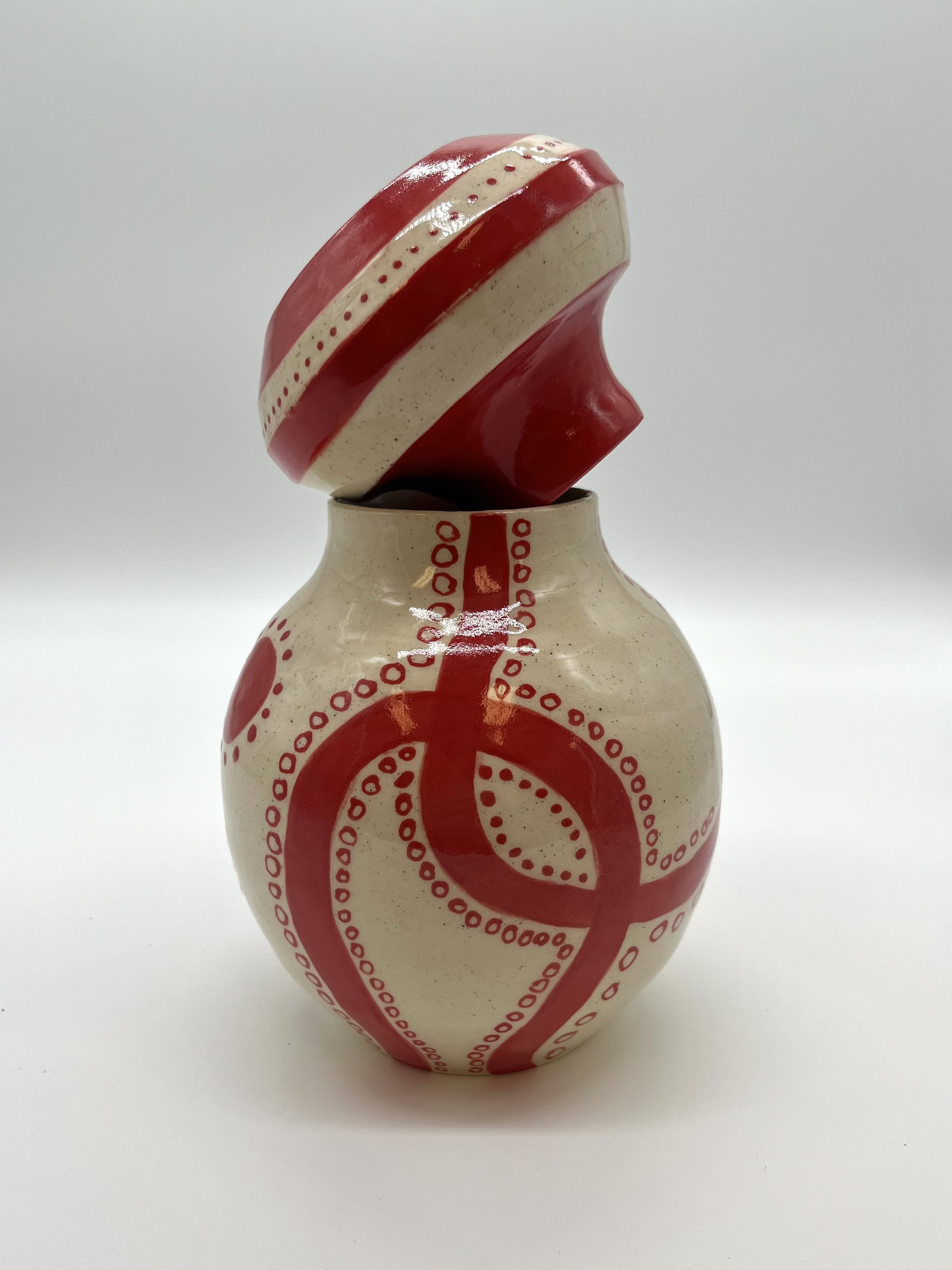 Red pattern jar, details.