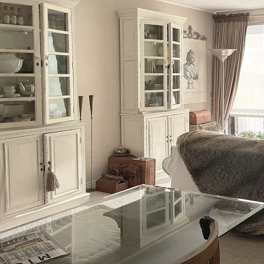 beige-and-kahki-livingroom-design-nina-van-alphen-interior-designer-long-island-nassau-county-new-york (1)kopie.jpg