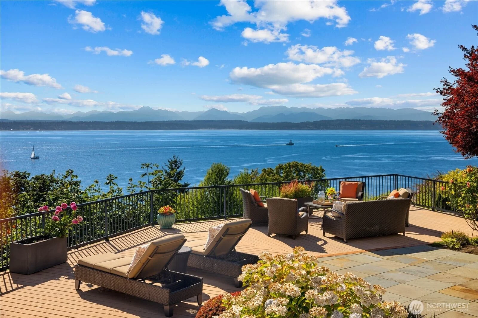 2555-Magnolia-Blvd-view-terrace.jpg