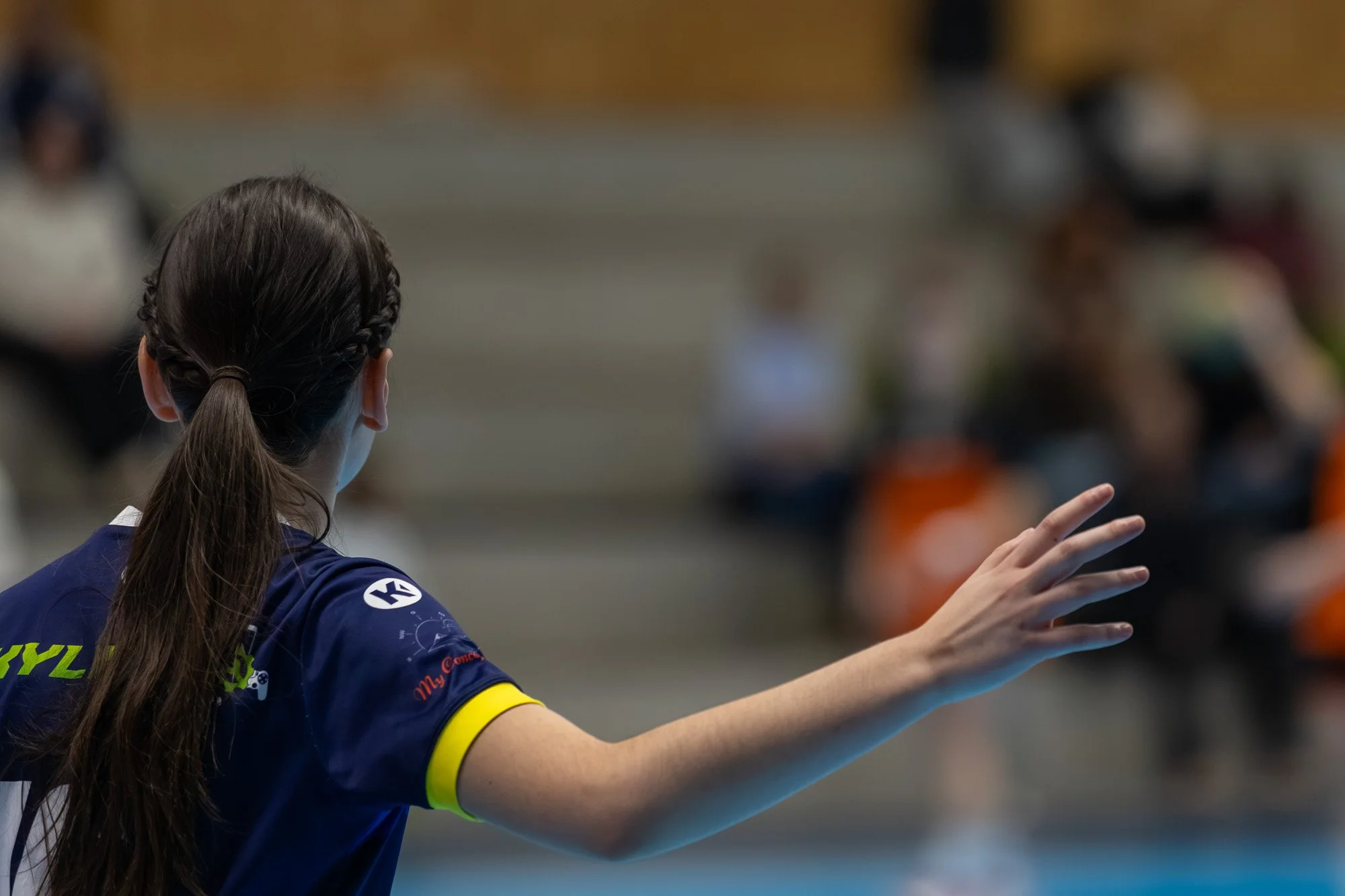 Joueuse de dos tournoi handball Saint-Laurent-de-Chamousset - Photographe sport Lyon Anthony Junet - Ambiance compétition