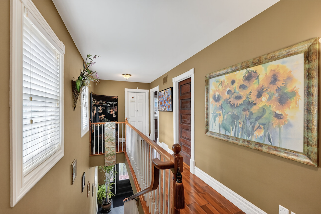 Upstairs Hallway 2 LR.png