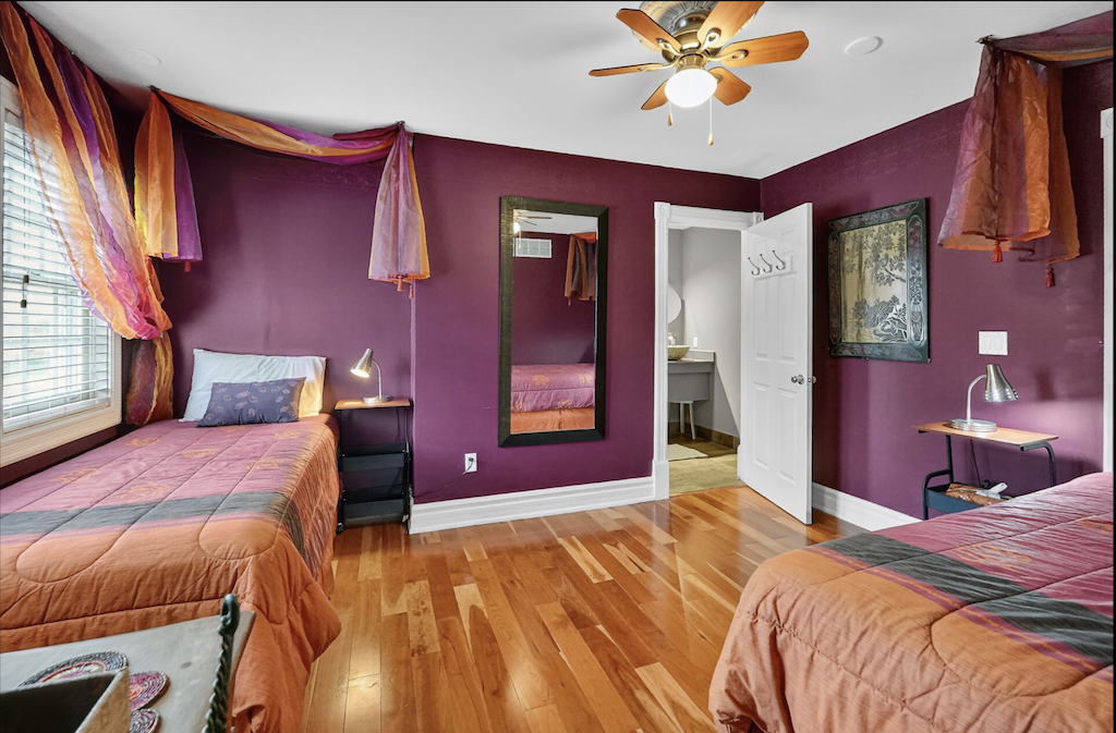 Sultans Tent 4 Twin LR.png